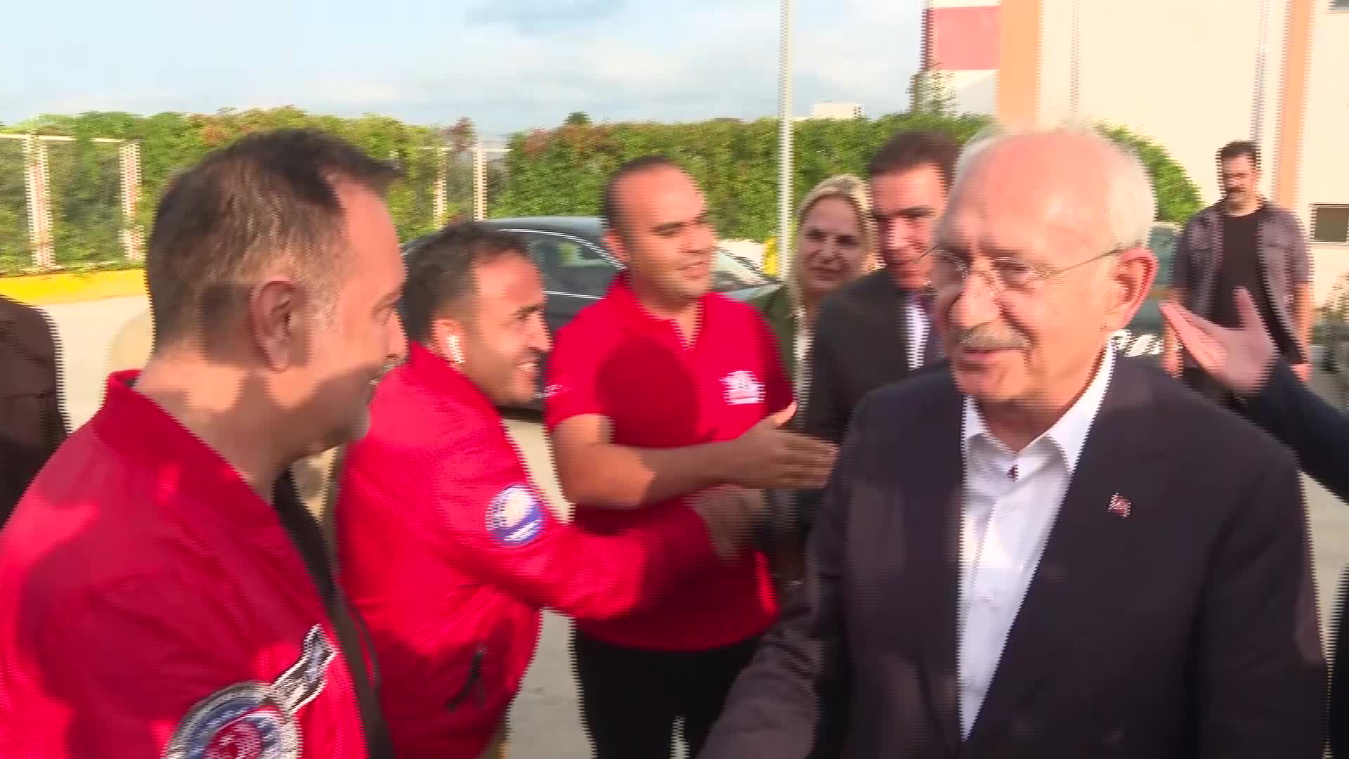 KILIÇDAROĞLU’NDAN ‘İHA VE SİHA’ SORUSUNA YANIT: “BİZİM EVLATLARIMIZIN YAPTIĞI BAŞARILARI KİM GÖLGELEMEK İSTEYEBİLİR? BU İŞİ GETİRİP A PARTİSİ-B PARTİSİ ŞEKLİNDE YAPARSANIZ YANLIŞ OLUR”
