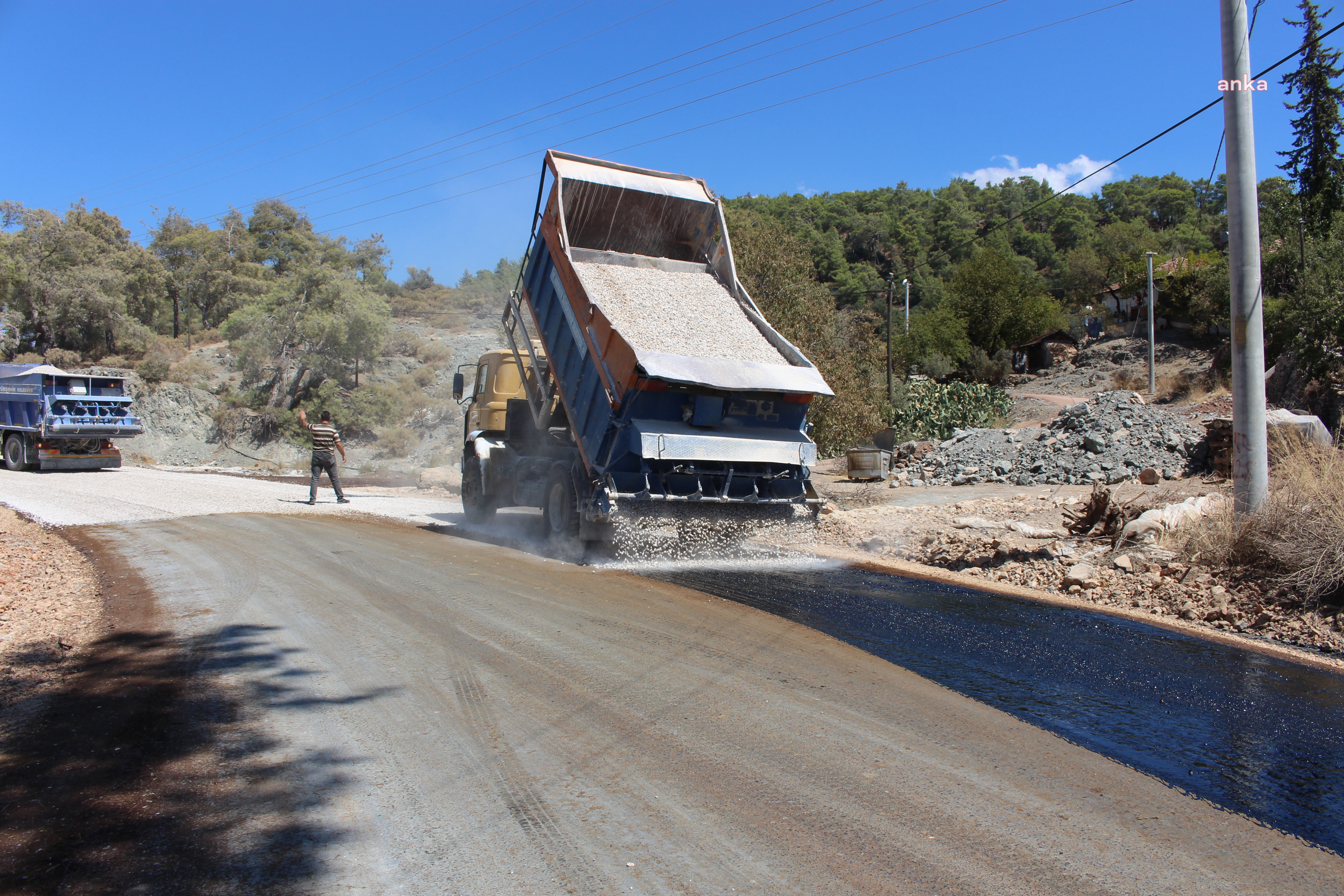 ANTALYA BÜYÜKŞEHİR, YOL ÇALIŞMALARINA DEVAM EDİYOR