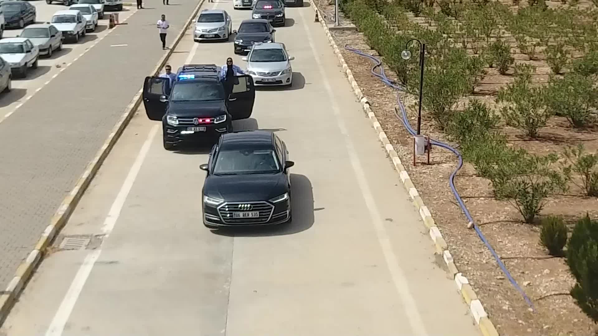 AKŞENER’E DERT YANAN ŞANLIURFALI ÇİFTÇİ: “1 AYLIK GELEN ELEKTRİK FATURASI 1 MİLYON 146 BİN LİRA. TORBALARCA OYU AKP’YE VERDİK”