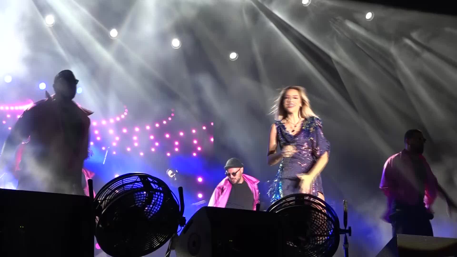 İZMİR ENTERNASYONAL FUARI'NDA İLK SAHNE HADİSE'NİN