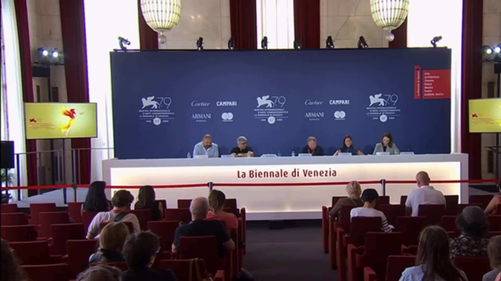 ÇİĞDEM MATER’İN MESAJI VENEDİK FİLM FESTİVALİ’NDE: “TAHRAN’DAKİ BİR HÜCREDE YA DA KABİL’DE YERALTINA ÇEKİLMEK ZORUNDA KALMIŞ BİR SANATÇIDA SÖYLEDİKLERİMİN KARŞILIK BULDUĞUNA EMİNİM. ÖZGÜR ZAMANLARDA BULUŞMAK ÜMİDİYLE”