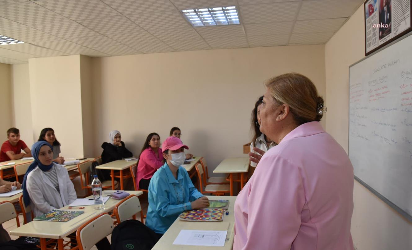 CEYHAN BELEDİYESİ GENÇLİK VE EĞİTİM MERKEZİ YENİ DÖNEM EĞİTİM-ÖĞRETİME BAŞLADI