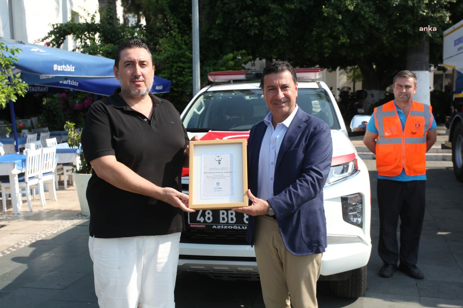 BODRUM BELEDİYESİ'NDEN HAYIRSEVER VATANDAŞLARA PLAKETLİ TEŞEKKÜR