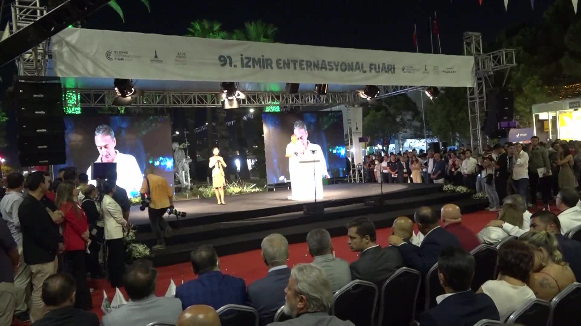 İZMİR ENTERNASYONAL FUARI’NDA BORNOVA STANDINA YOĞUN İLGİ
