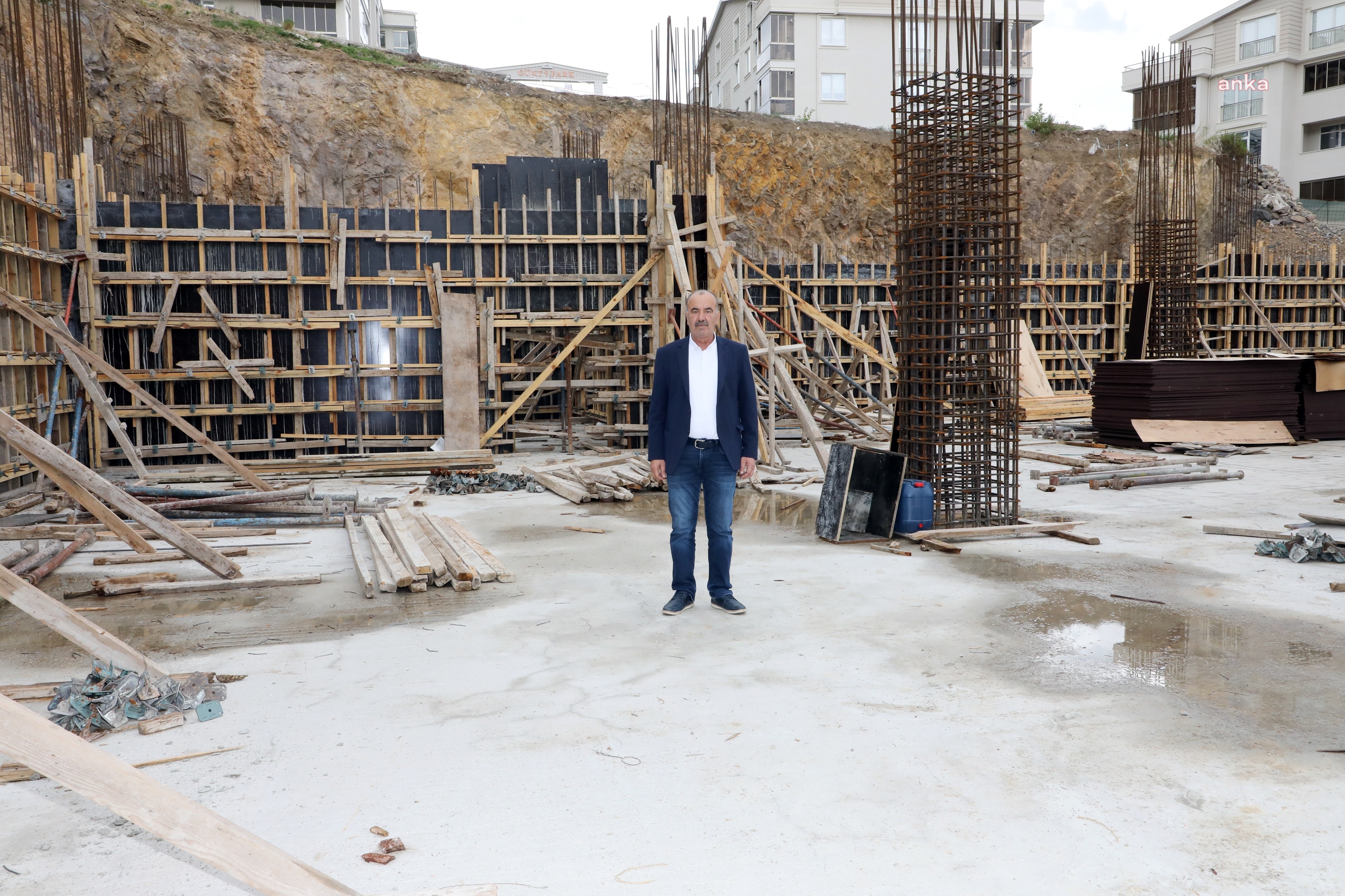 MUDANYA’DA KAPALI PAZAR YERİ İNŞAATI DEVAM EDİYOR