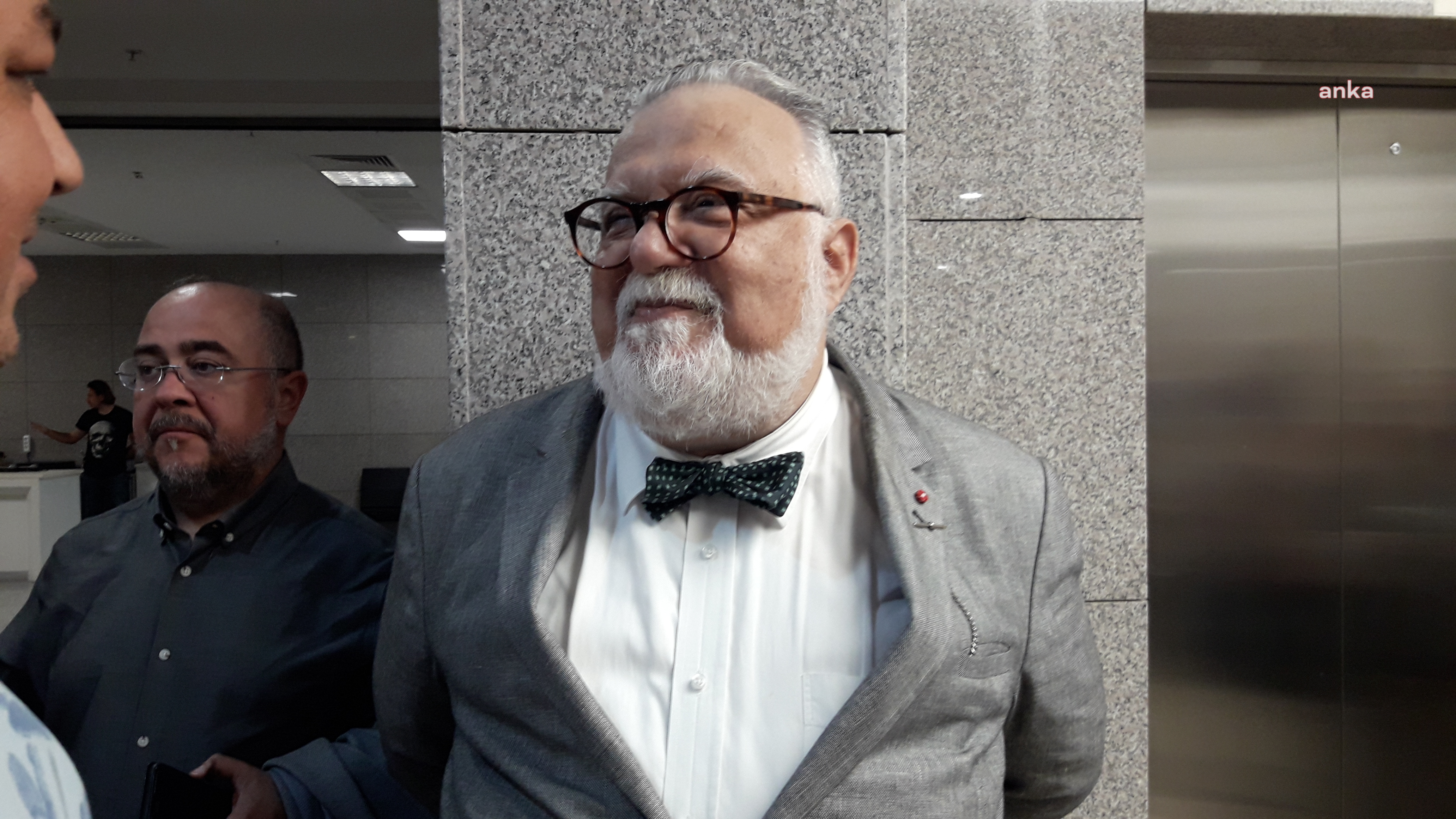 PROF. ŞENGÖR, 'DİNİ DEĞERLERİ AŞAĞILAMA' İDDİASIYLA AÇILAN SORUŞTURMA İÇİN İFADE VERDİ