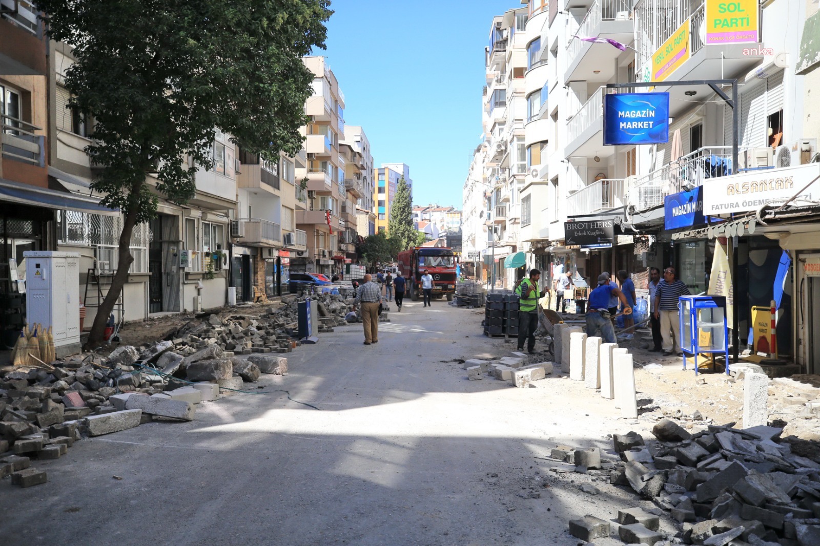 BAŞKAN BATUR, SOKAK YENİLEME ÇALIŞMALARINI YERİNDE İNCELEDİ