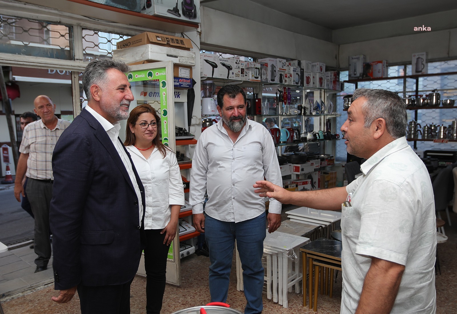 BAYRAKLI BELEDİYE BAŞKANI SANDAL, MAHALLE GEZİLERİNİ SÜRDÜRÜYOR