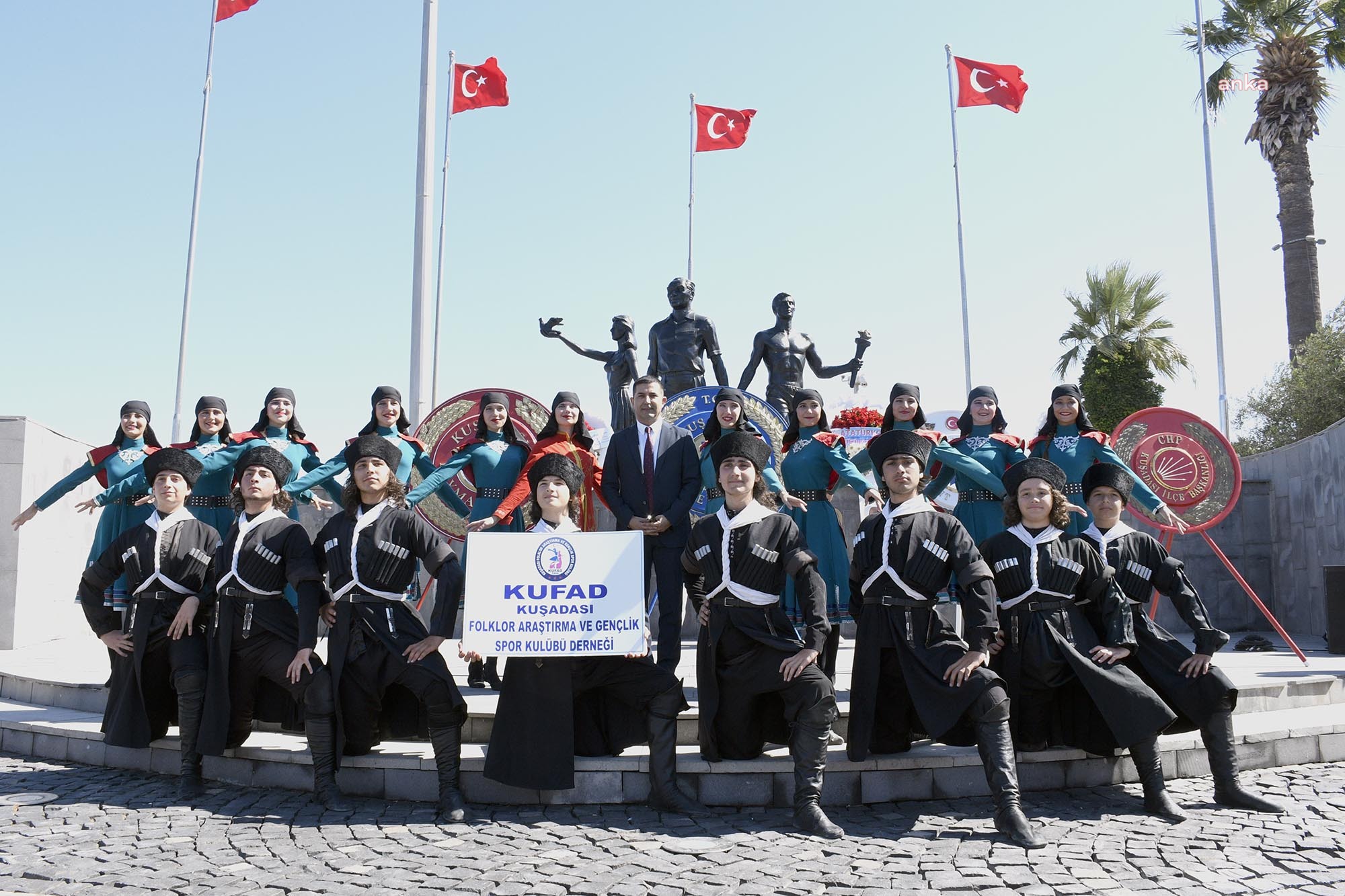 KUŞADASI’NIN KURTULUŞUNUN 100’ÜNCÜ YIL DÖNÜMÜ COŞKUYLA KUTLANDI