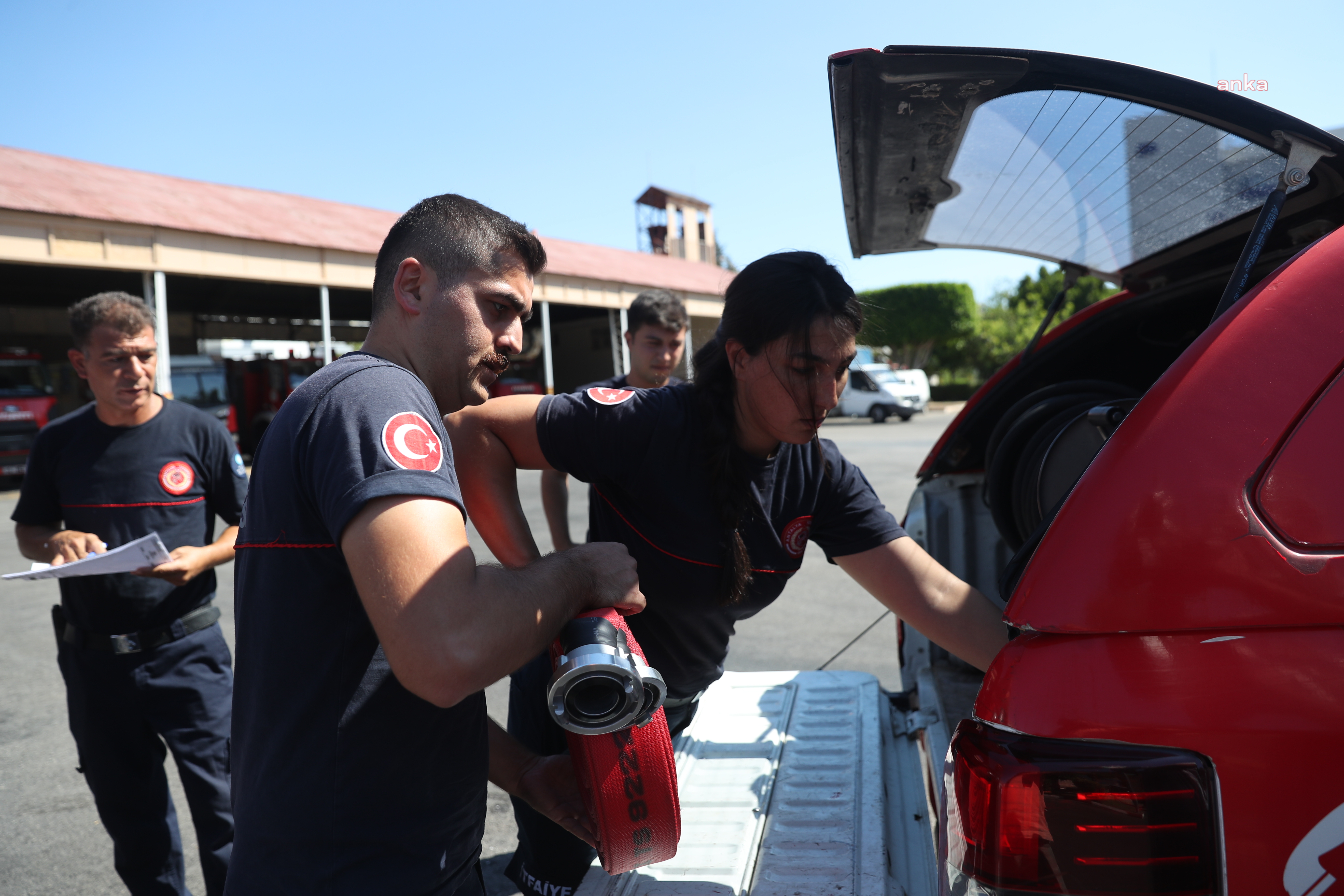 ANTALYA BÜYÜKŞEHİR’DEN MERSİN’E İTFAİYE DESTEĞİ