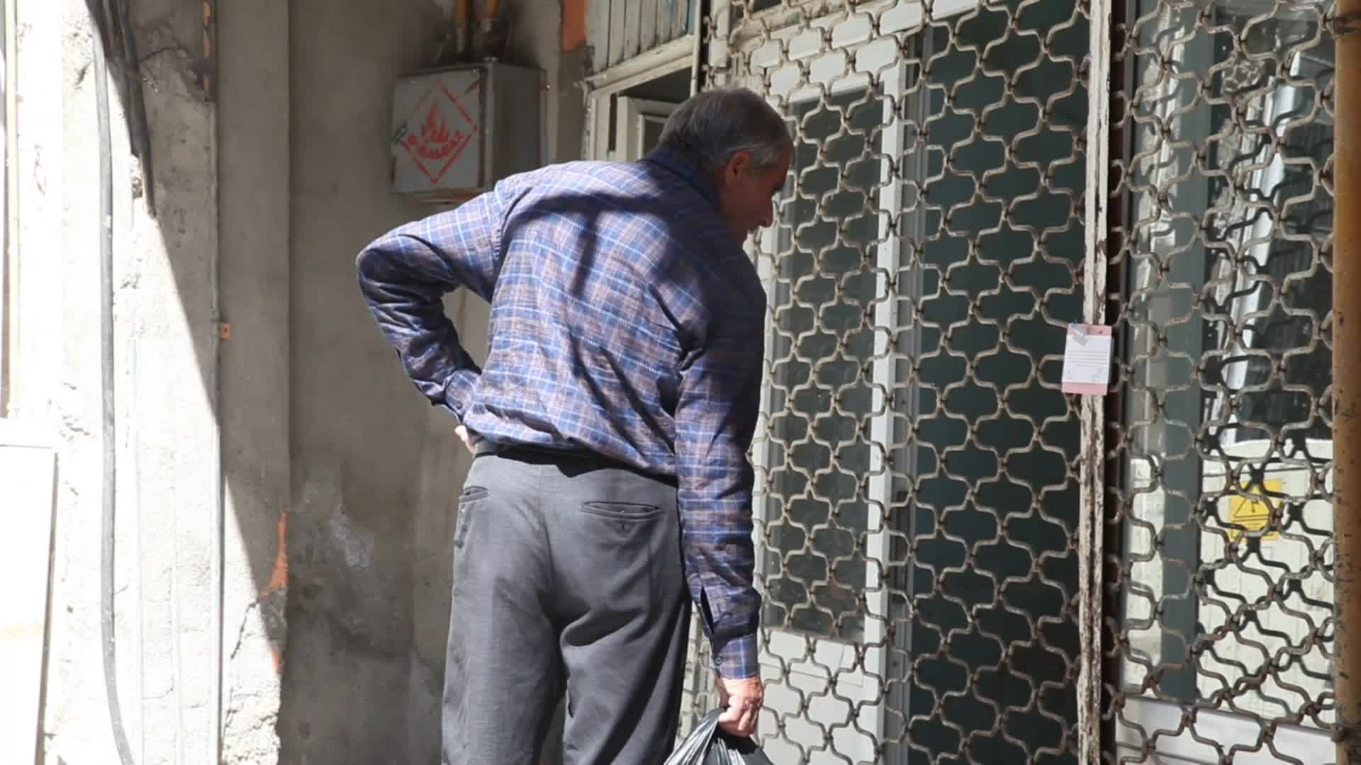 DÜKKANLARI MÜHÜRLENEN MALATYA TAVUKÇULAR PAZARI ESNAFI, KENDİLERİNE YENİ BİR YER GÖSTERİLMESİNİ İSTİYOR