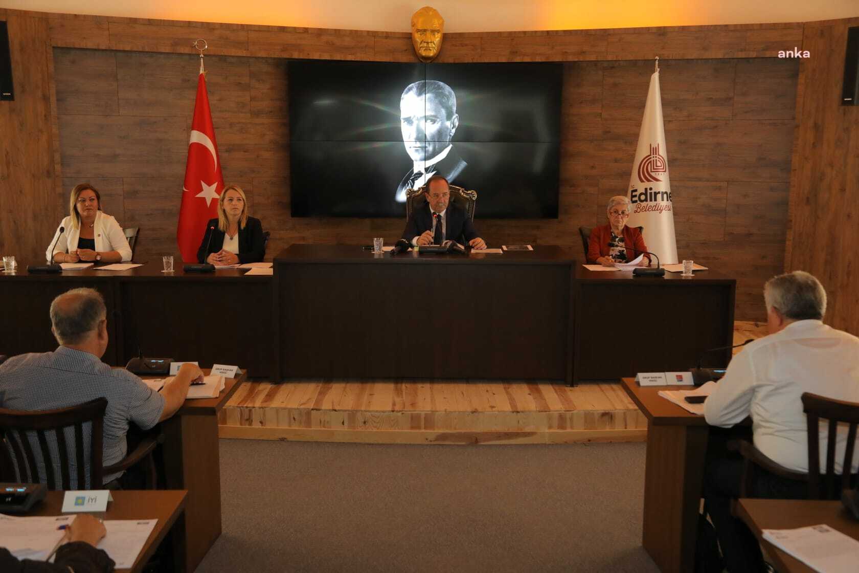EDİRNE BELEDİYE BAŞKANI GÜRKAN'DAN ÇİFTE MÜJDE