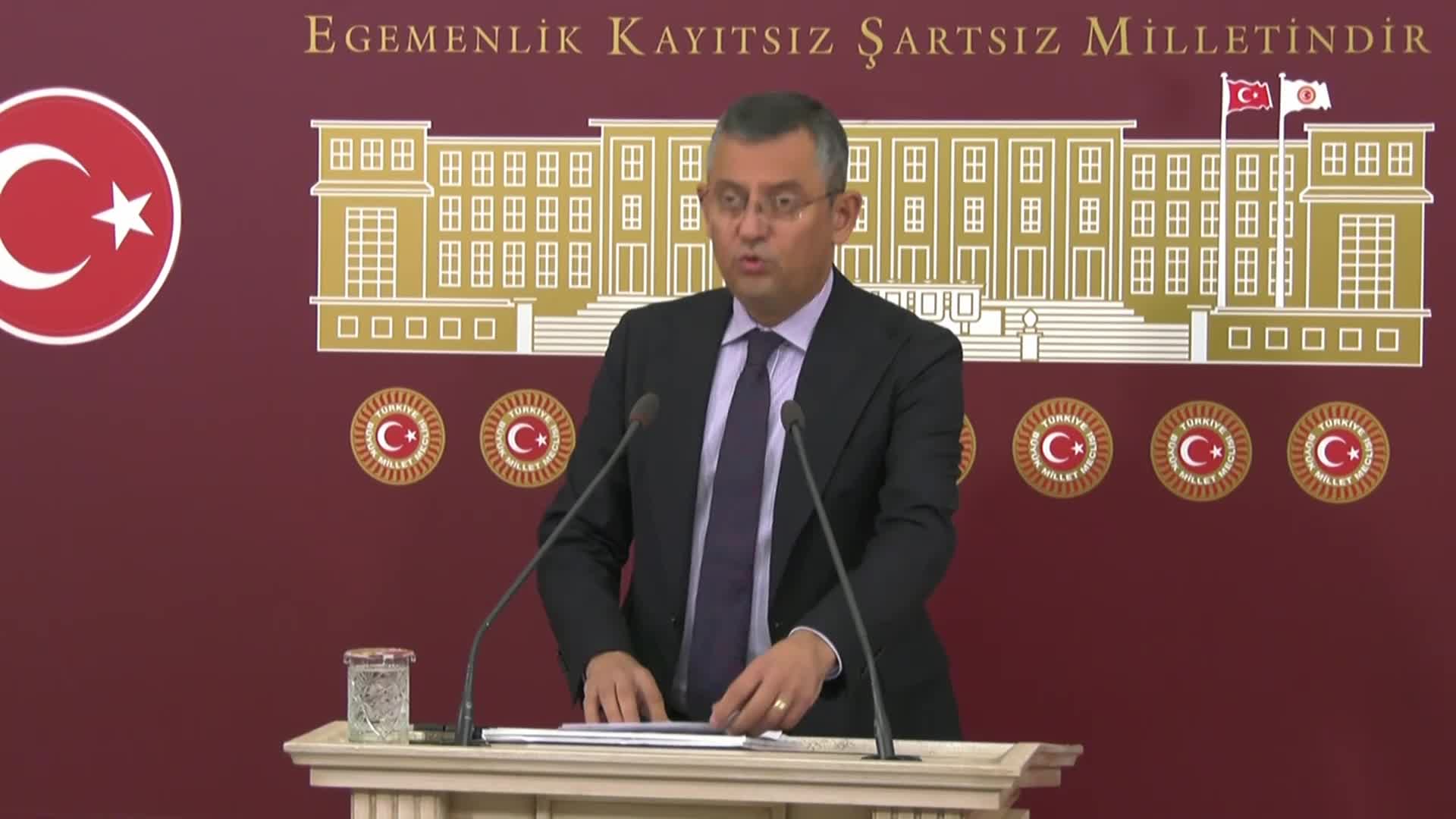 ÖZGÜR ÖZEL: “MANİSA’DA KÖYE YOL, KANALİZYASYON YAPIYORLAR, TEPEDEKİ ARAZİYİ EKO TURİZME AÇIYORLAR; ARAZİNİN SAHİBİ BÜYÜKŞEHİR BELEDİYE BAŞKANI CENGİZ BEY’İN KIZI”