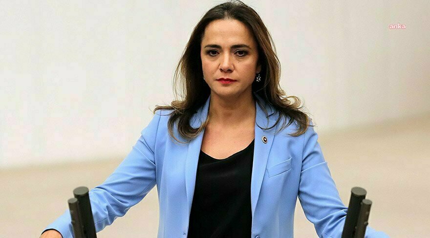 GAMZE AKKUŞ İLGEZDİ'DEN İKİ BAKANIN FARKLI AÇIKLADIĞI ÖLÜM VERİLERİNE TEPKİ: “DEVLETİ YÖNETMEK CİDDİYET İSTER. DEVLET LİYAKATLE YÖNETİLİR”