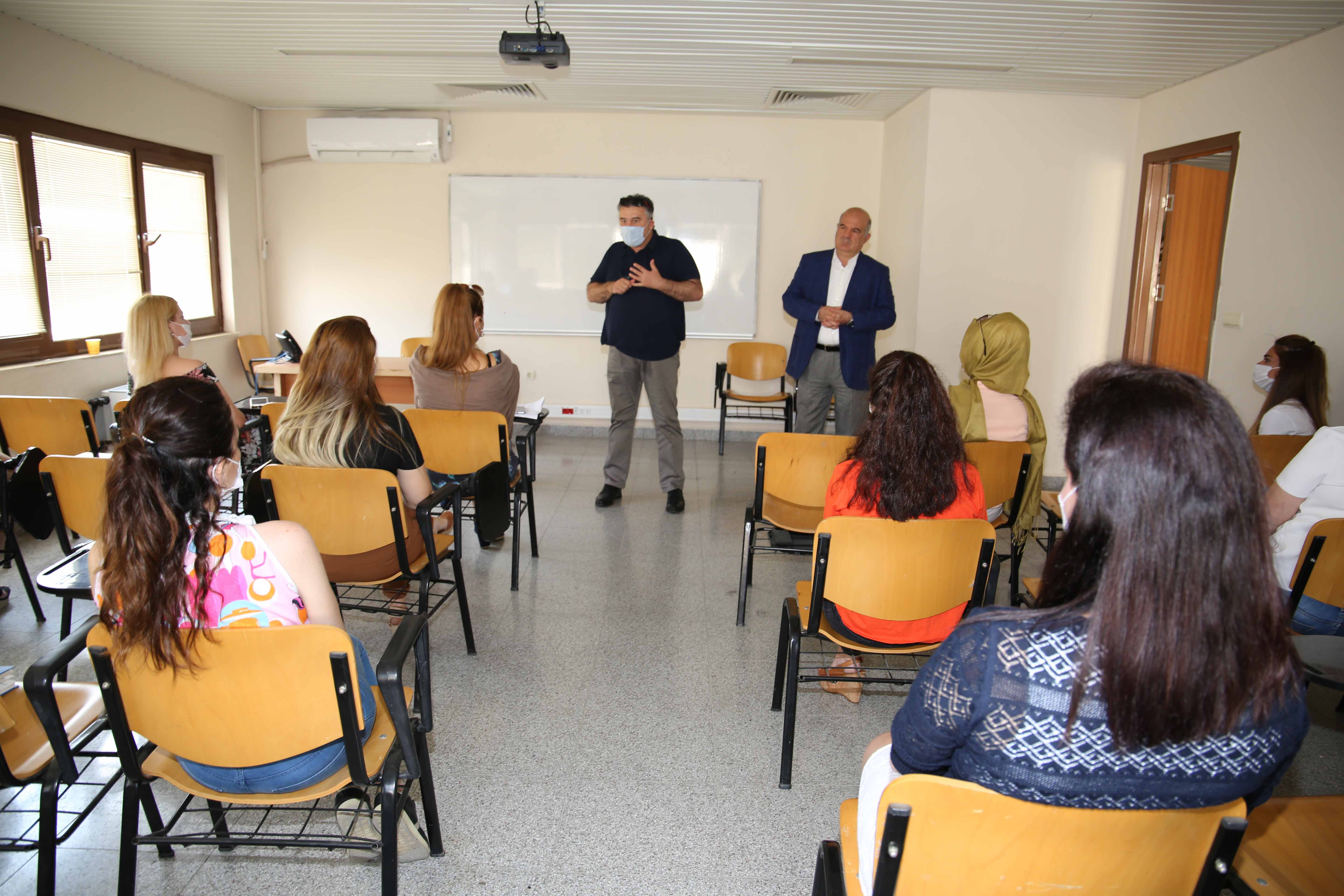 ADANA BÜYÜKŞEHİR ÇAĞRI MERKEZİ OPERATÖRLERİNE "GÜZEL KONUŞMA" EĞİTİMİ