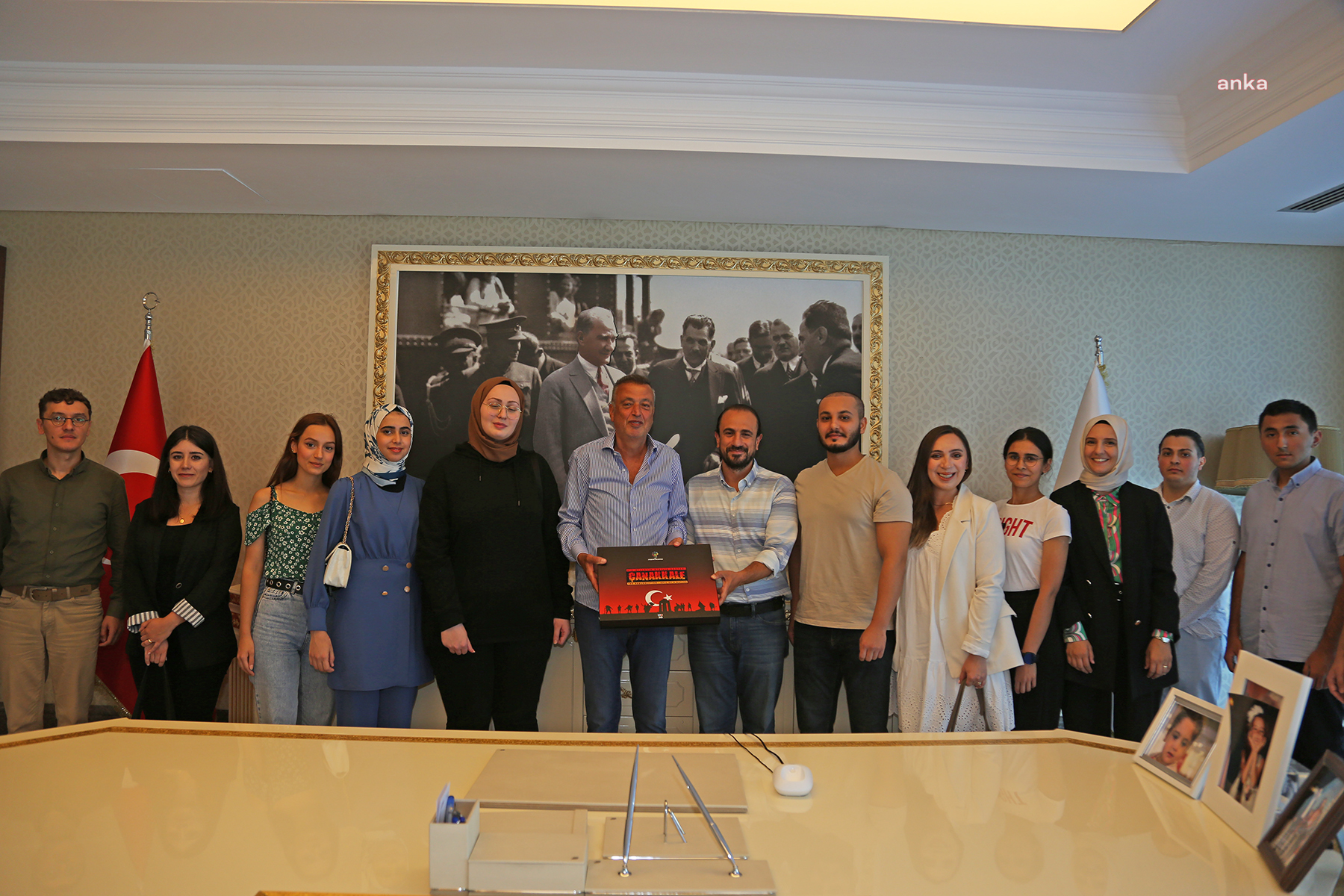 ÜNİVERSİTEYİ KAZANAN ÖĞRENCİLERDEN ATAŞEHİR BELEDİYE BAŞKANI İLGEZDİ’YE TEŞEKKÜR ZİYARETİ