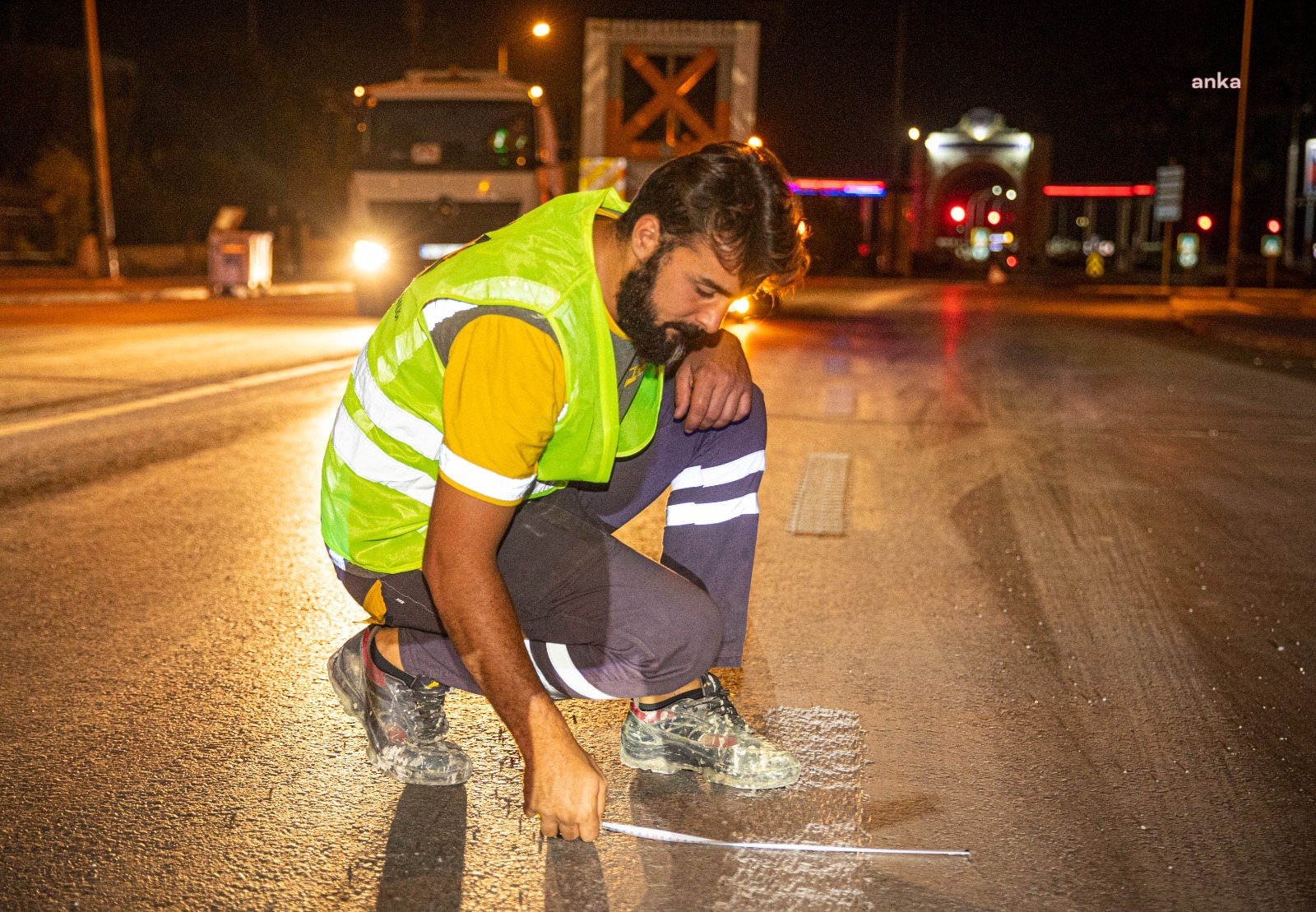 MERSİN BÜYÜKŞEHİR, DEFORME OLMUŞ 300 KM YOL ÇİZGİSİNİ YENİLİYOR