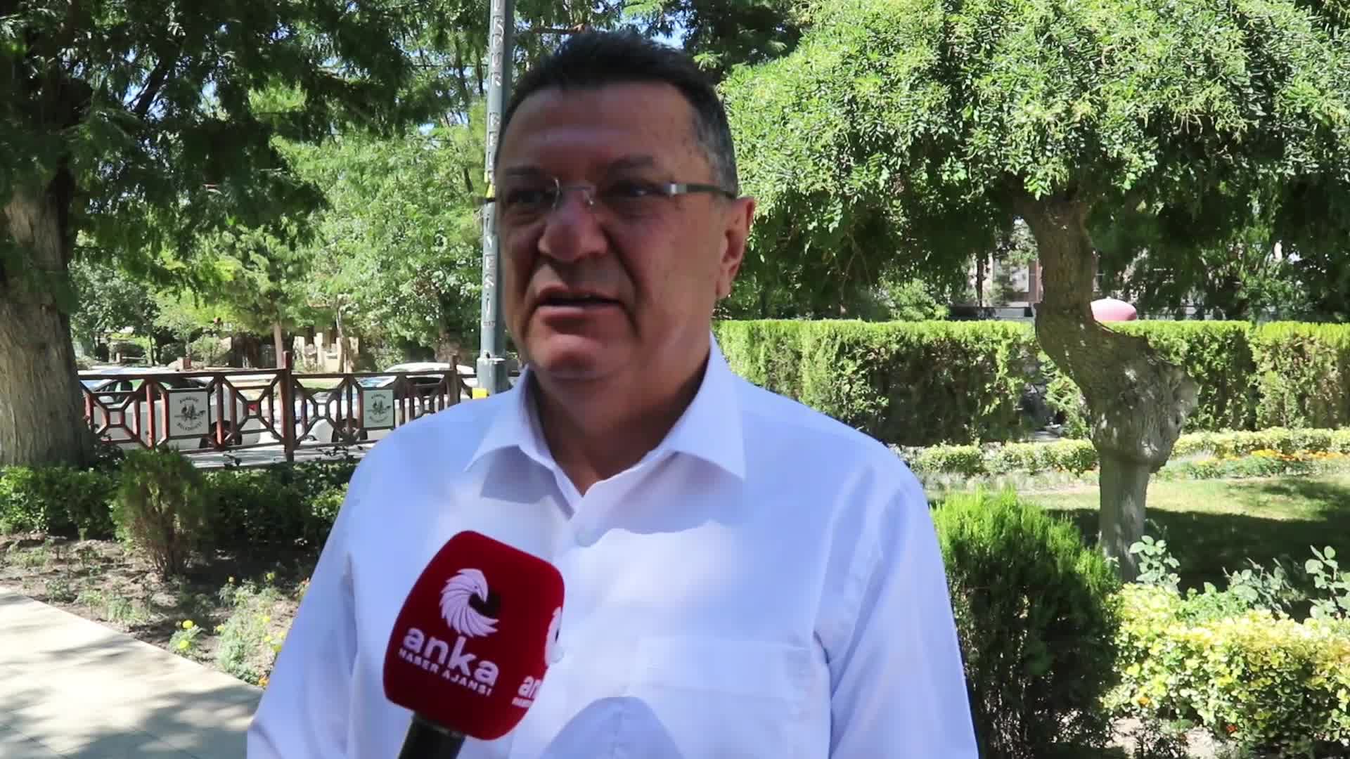MEHMET GÖKER OKUL MASRAFLARINA DİKKAT ÇEKTİ: “DAR GELİRLİNİN BU RAKAMLARI ÖDEMESİ MÜMKÜN DEĞİL”