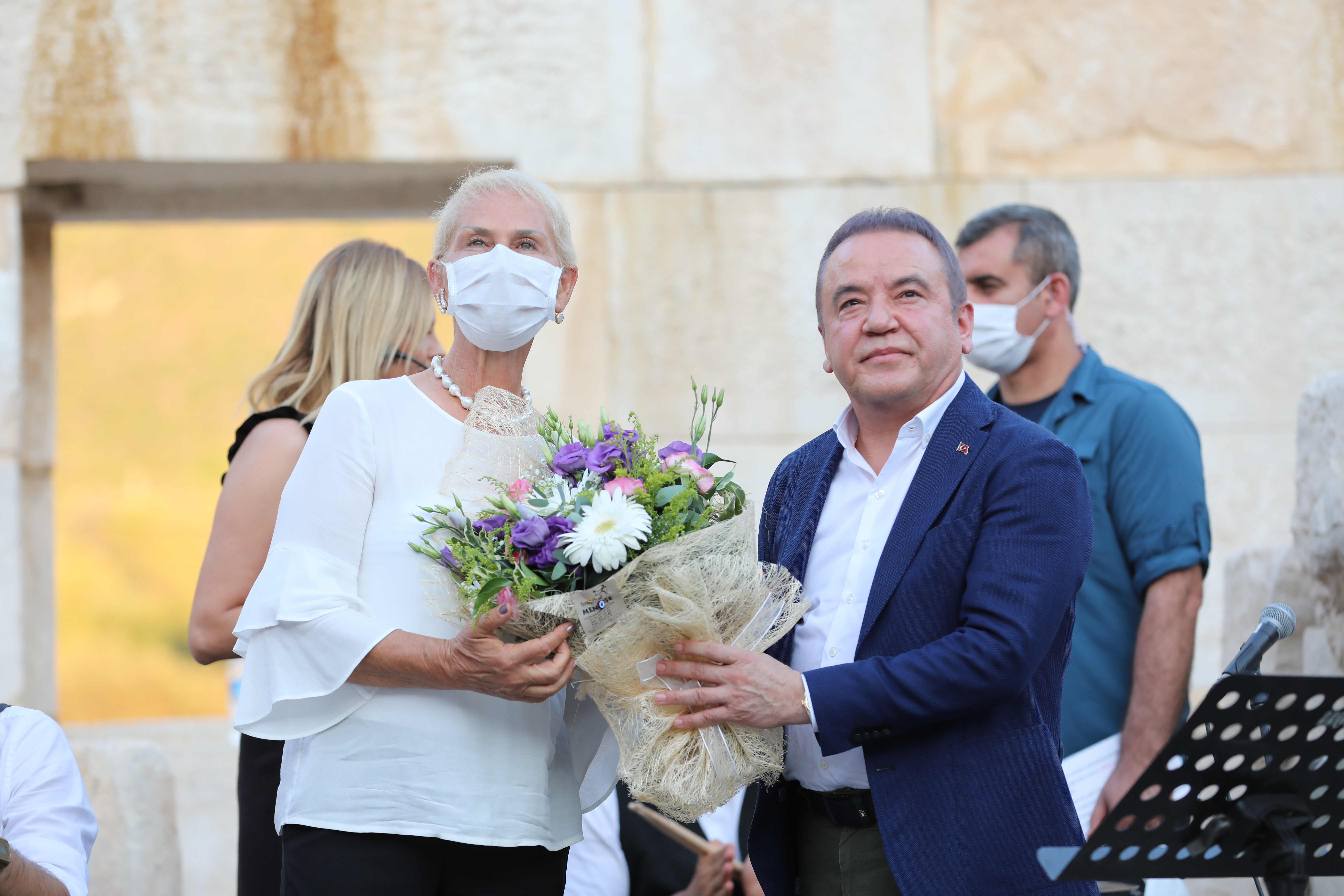 PATARA ANTİK KENTİ'NDE TARİH SANATLA BULUŞTU