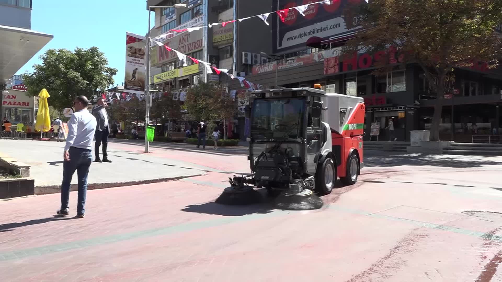 ÇANKAYA BELEDİYESİ'NDEN ÇEVRE DOSTU SÜPÜRME ARACI