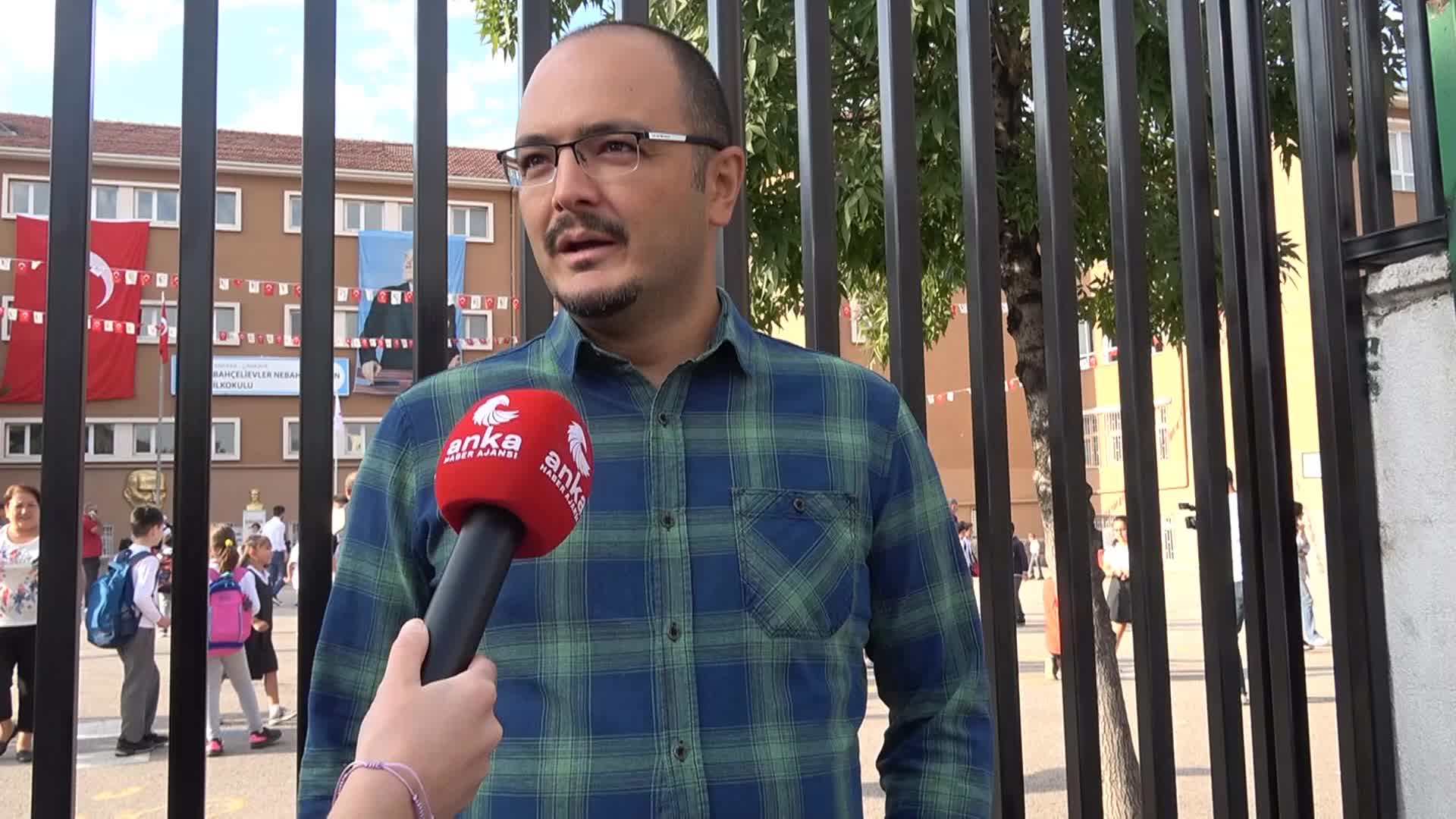 YENİ EĞİTİM YILI BAŞLADI. VELİLER ARTAN OKUL MASRAFLARINDAN ŞİKAYET ETTİ: “OKUL KIYAFETLERİNİ GEÇEN SENEYE NAZARAN 2-2,5 KAT ZAMLI ALDIK”