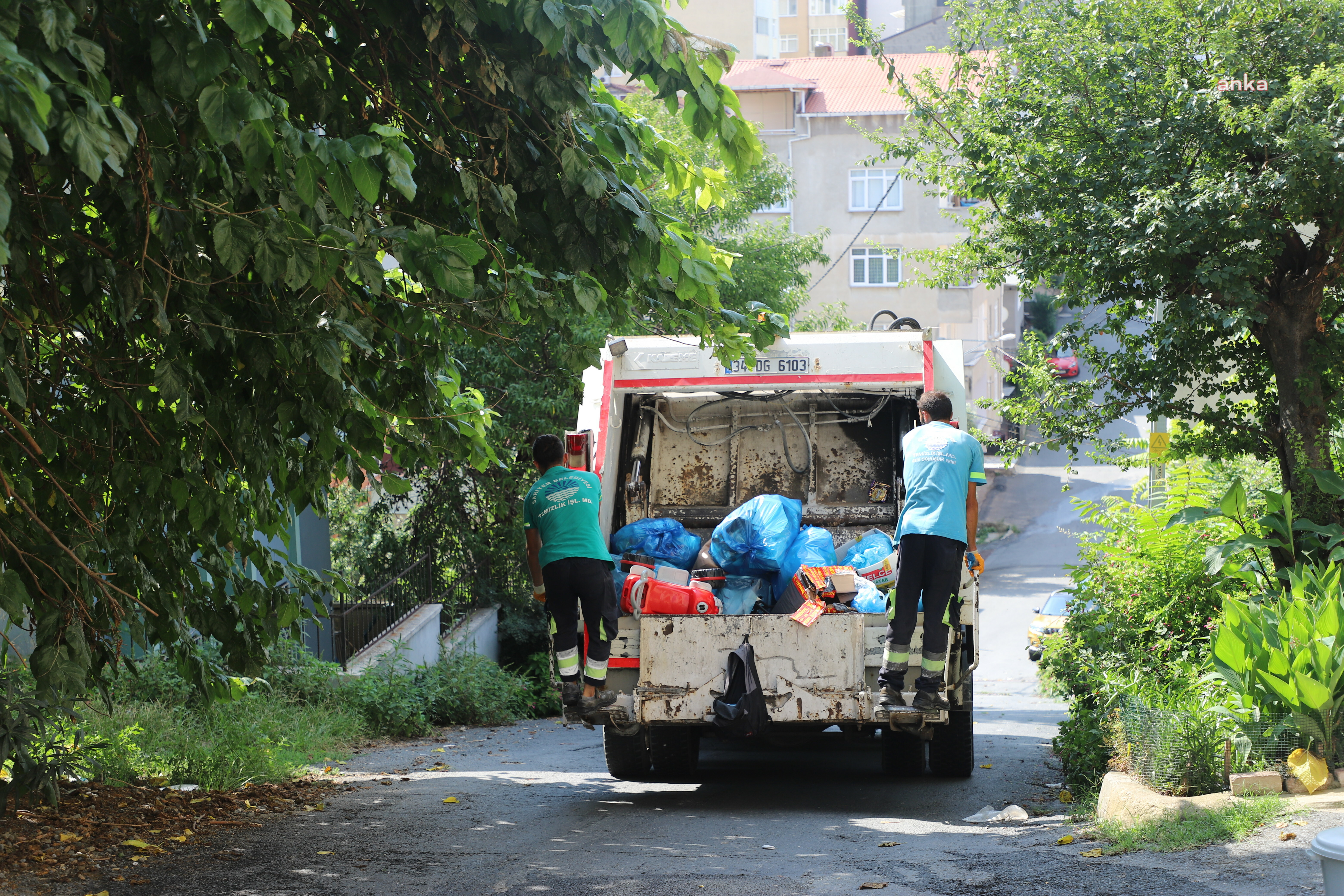SARIYER’DE GERİ DÖNÜŞTÜRÜLEN ATIKLAR 7 BİN 500 ÖĞRENCİYE BURS OLUYOR