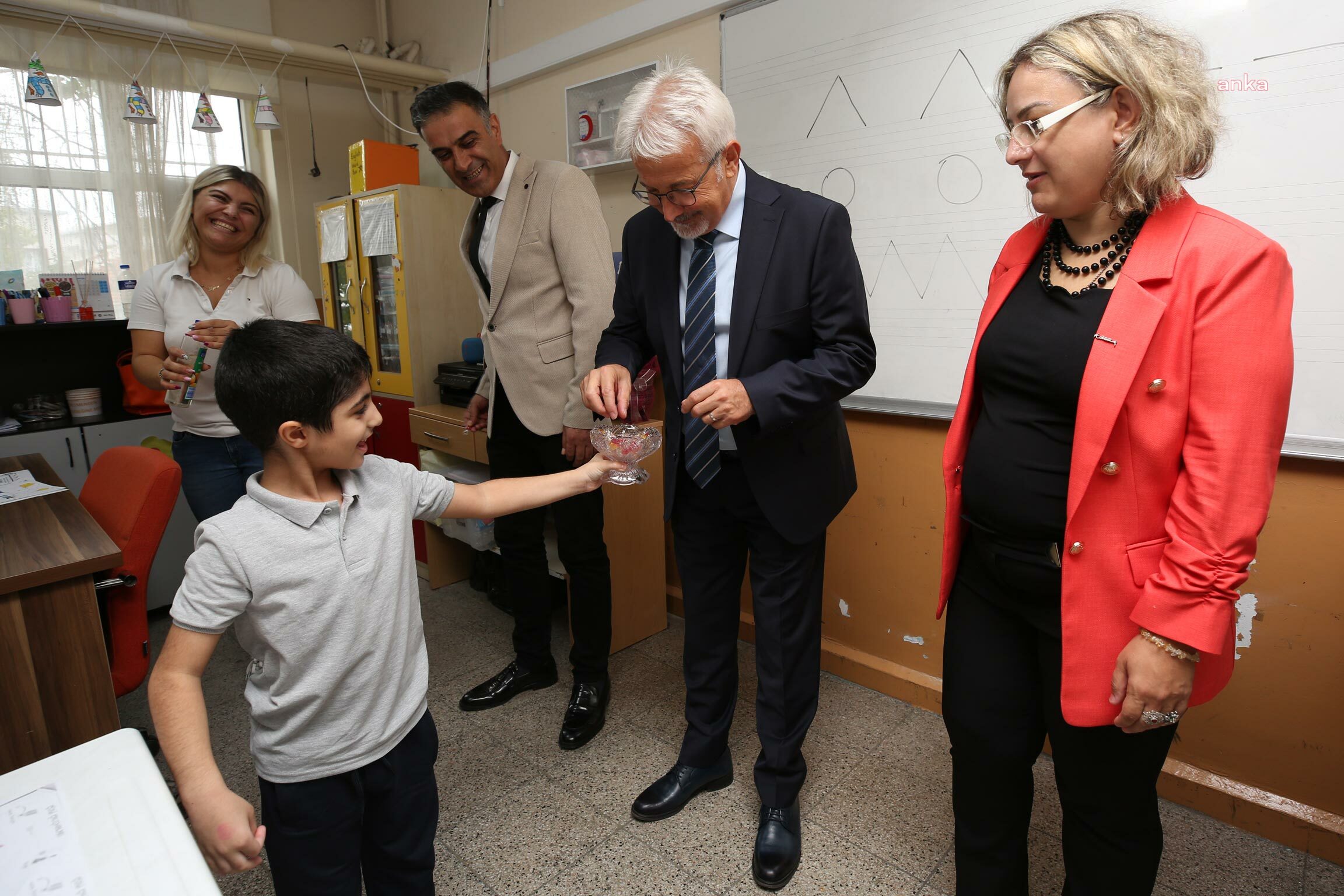NİLÜFER BELEDİYESİ’NDEN ÖĞRENCİLERE KIRTASİYE DESTEĞİ