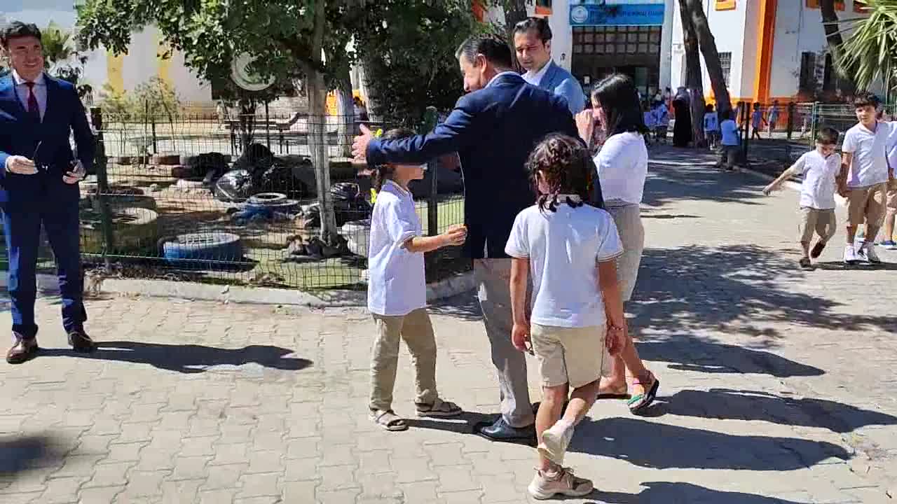 BODRUM BELEDİYE BAŞKANI ARAS, İLKÖĞRETİM HAFTASI KUTLAMA PROGRAMINA KATILDI