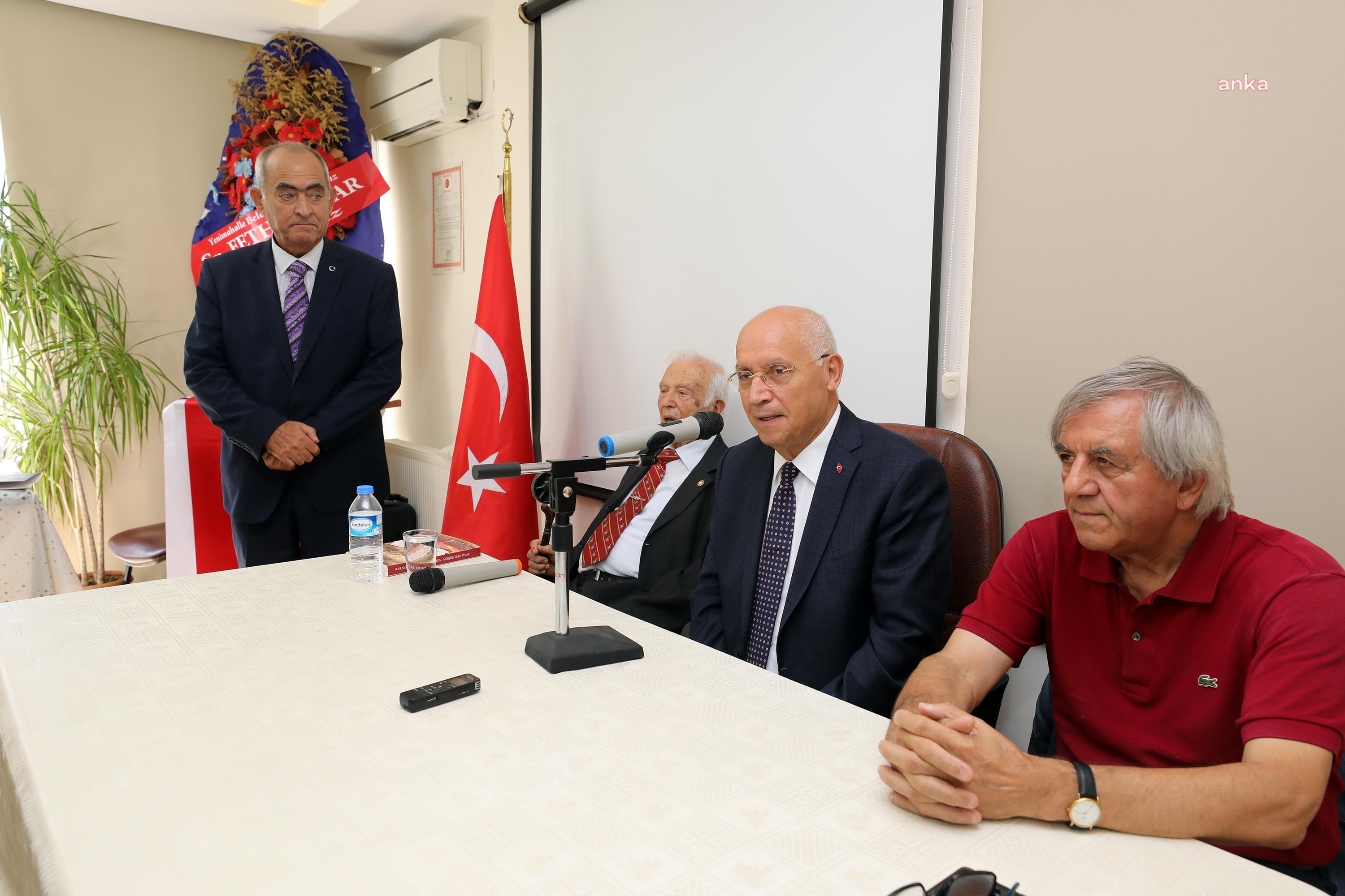 YENİMAHALLE BELEDİYE BAŞKANI YAŞAR, HEMŞEHRİLERİYLE SOHBET TOPLANTISINDA BULUŞTU