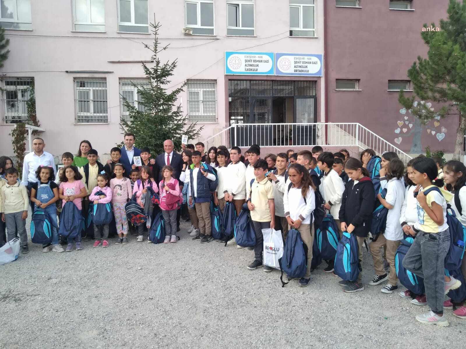 ESKİŞEHİR BÜYÜKŞEHİR BELEDİYESİ ÖĞRENCİLERE KIRTASİYE DESTEĞİ SAĞLIYOR