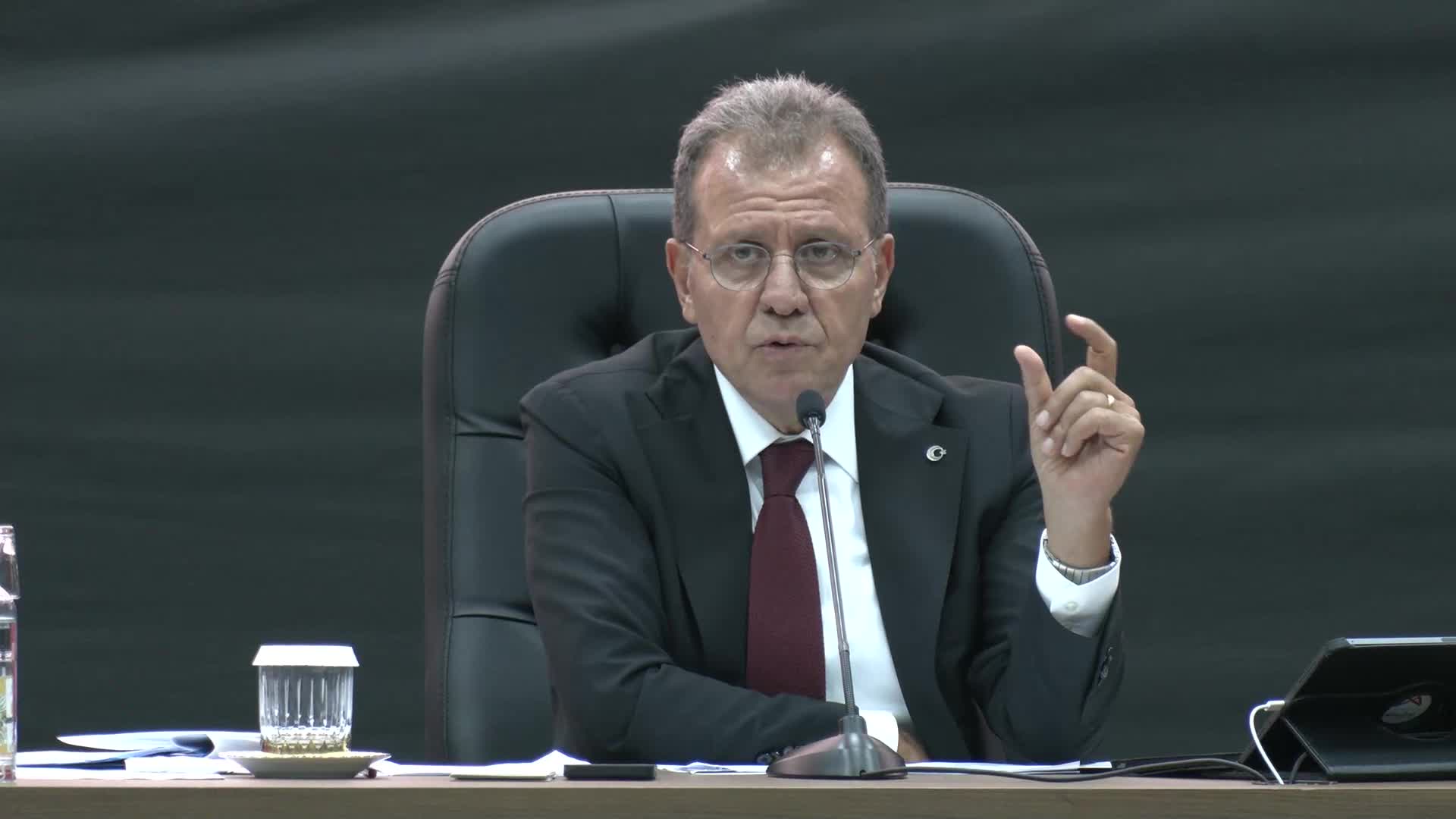 MERSİN'DE CUMHUR İTTİFAKI'NIN İMAR PLANI DEĞİŞİKLİĞİNE DİRENEN VAHAP SEÇER: "KİMSENİN HAKKINA TECAVÜZ ETTİRMEM"