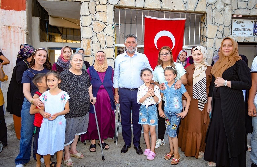 BAYRAKLI BELEDİYE BAŞKANI SANDAL, GÜMÜŞPALA’DA VATANDAŞLA BULUŞTU
