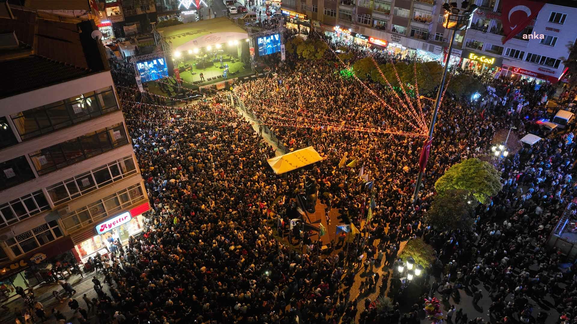 SAKARYA ZAFERİ'NİN 101’İNCİ YIL COŞKUSU, POLATLI’DA HALUK LEVENT KONSERİYLE YAŞANDI