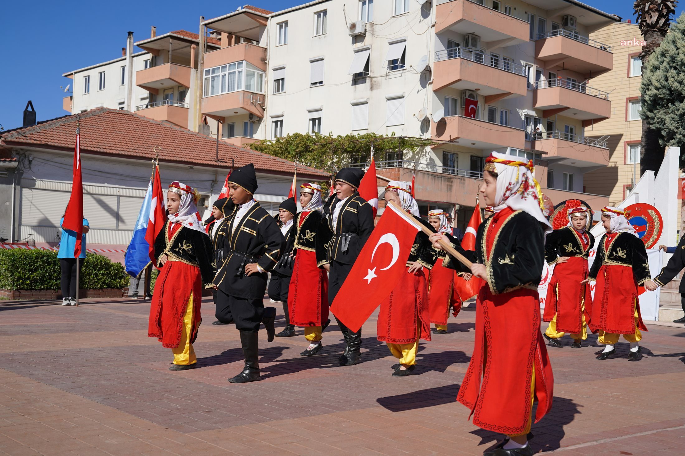 ALTINOVA’DA KURTULUŞUN 100. YILI COŞKUYLA KUTLANDI