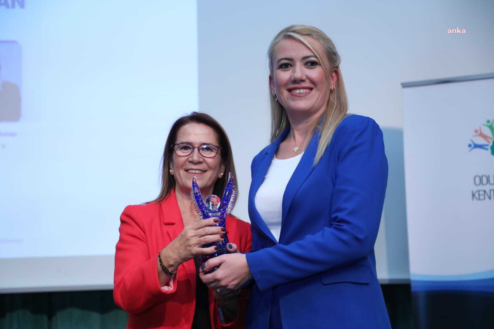 ‘KENTLERE DOKUNAN KADINLAR’, ODUNPAZARI’NDA KONUŞTU