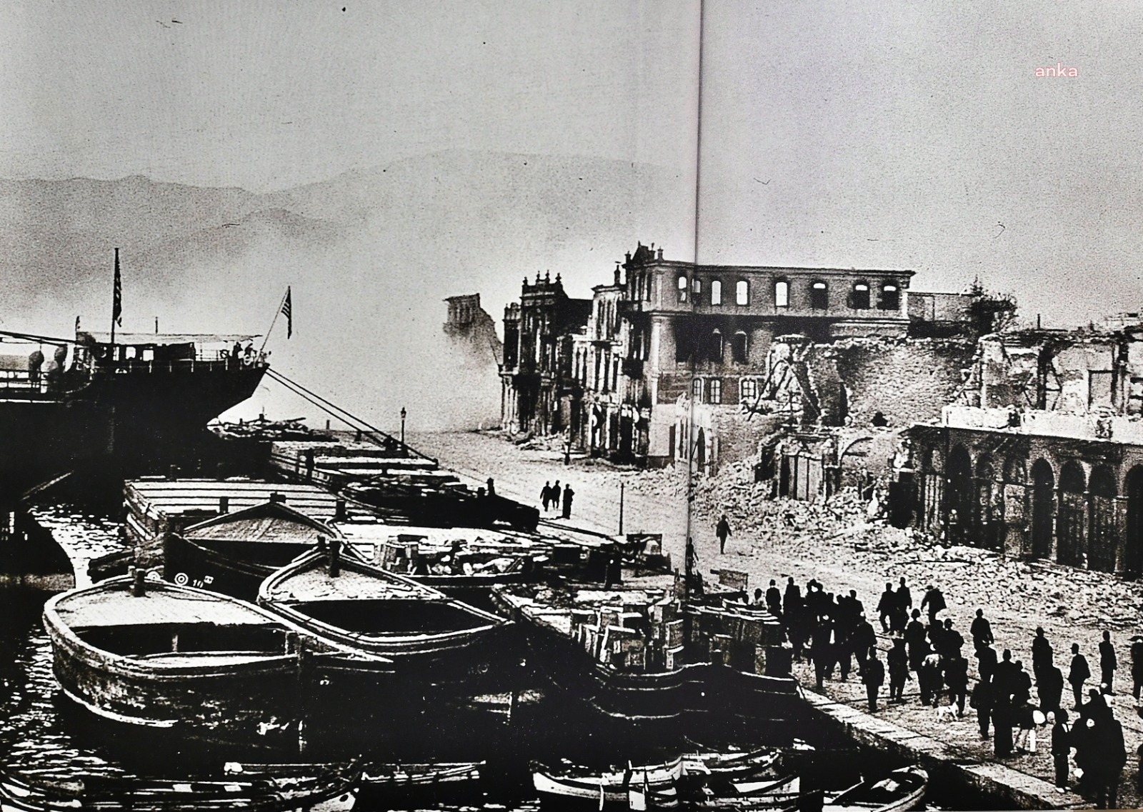 “BÜYÜK İZMİR YANGINI 1922” FOTOĞRAF SERGİSİ AÇILDI