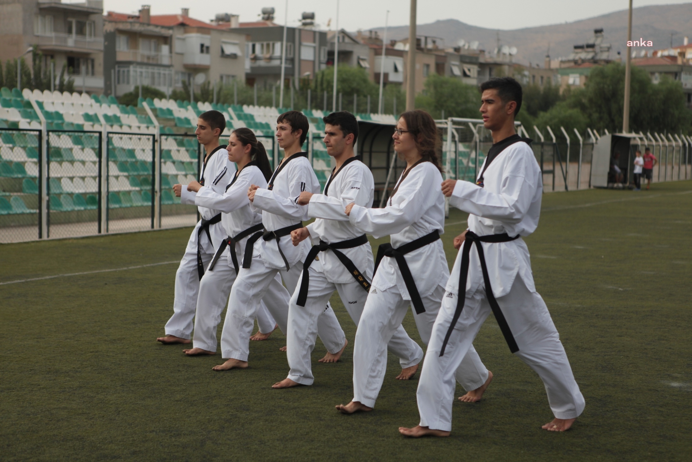 BORNOVA'DA KIŞ SPOR OKULLARI BAŞLIYOR