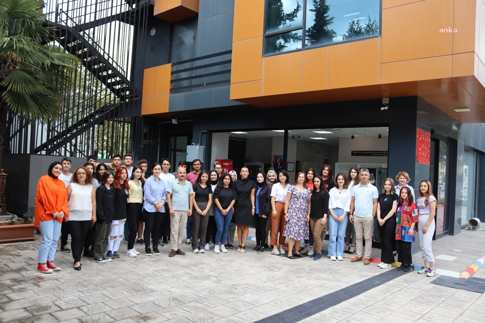 İZMİT BELEDİYESİ’NİN PROJESİ ÇINAR AKADEMİ’YE YOĞUN İLGİ