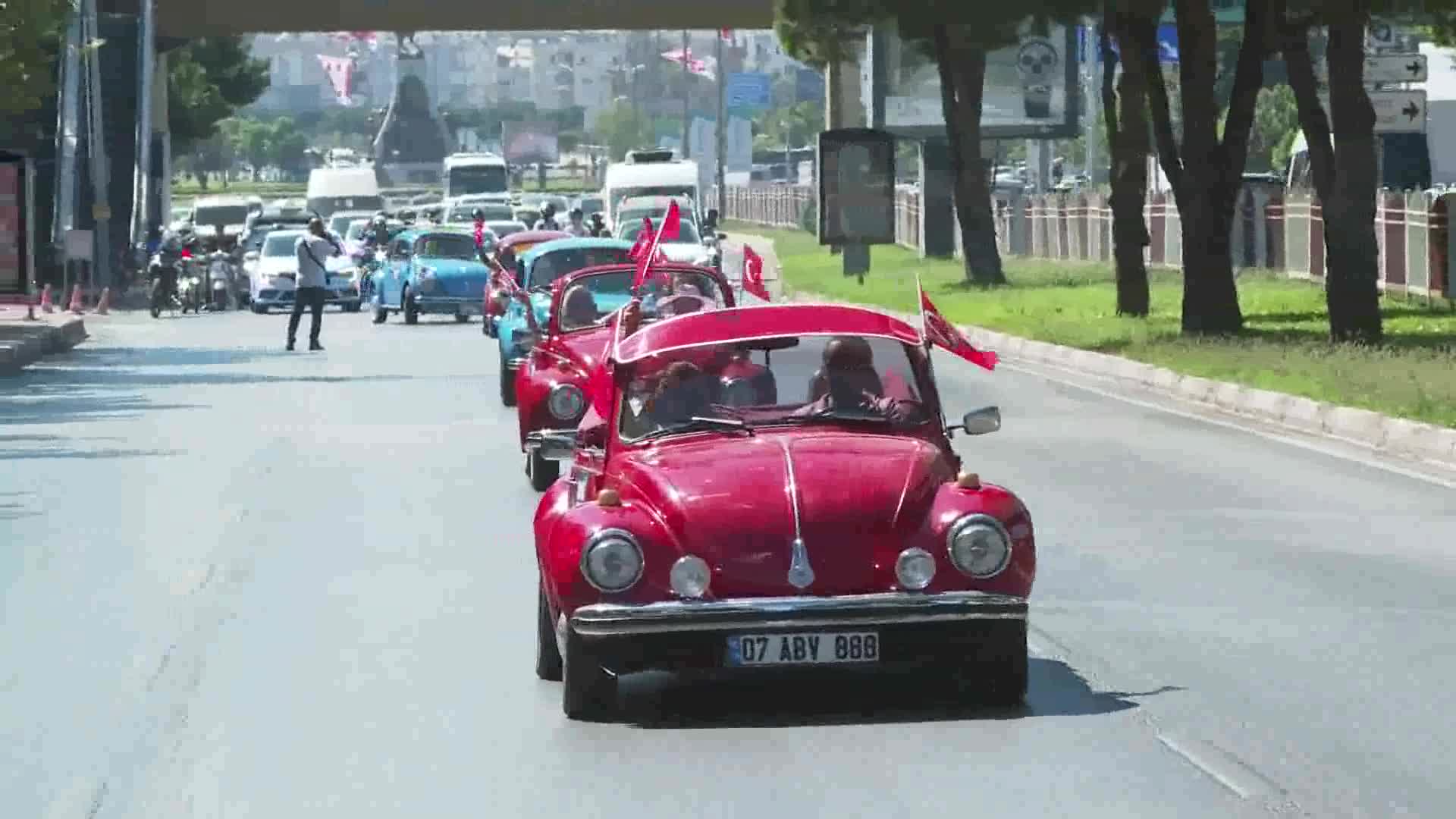 ANTALYA CADDELERİ ‘HOBİFEST 2022’ KORTEJİ İLE RENKLENDİ