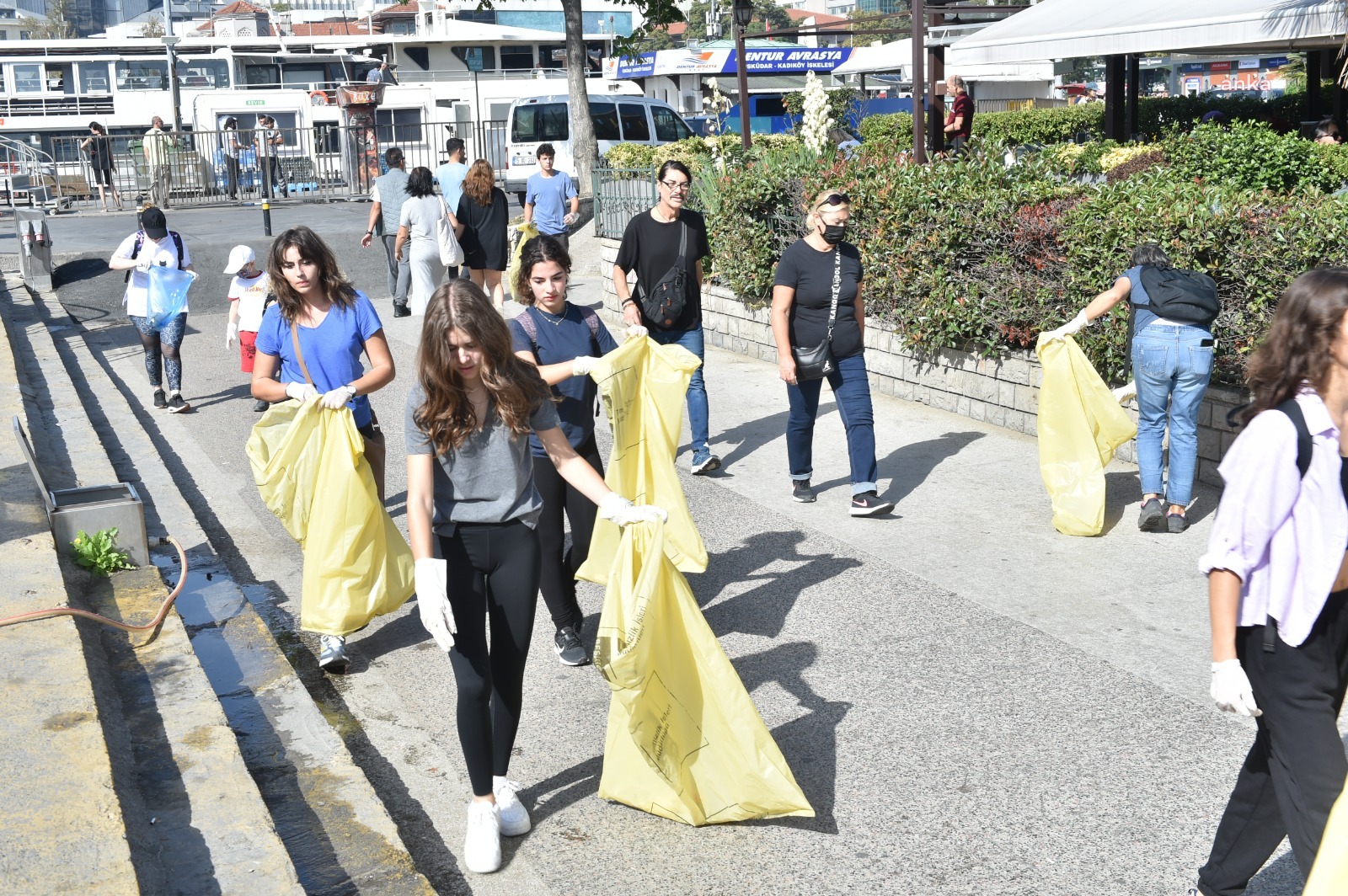 BEŞİKTAŞ BELEDİYESİ'NDEN DÜNYA TEMİZLİK GÜNÜ’NE ÇÖP TOPLAMA PROJESİ