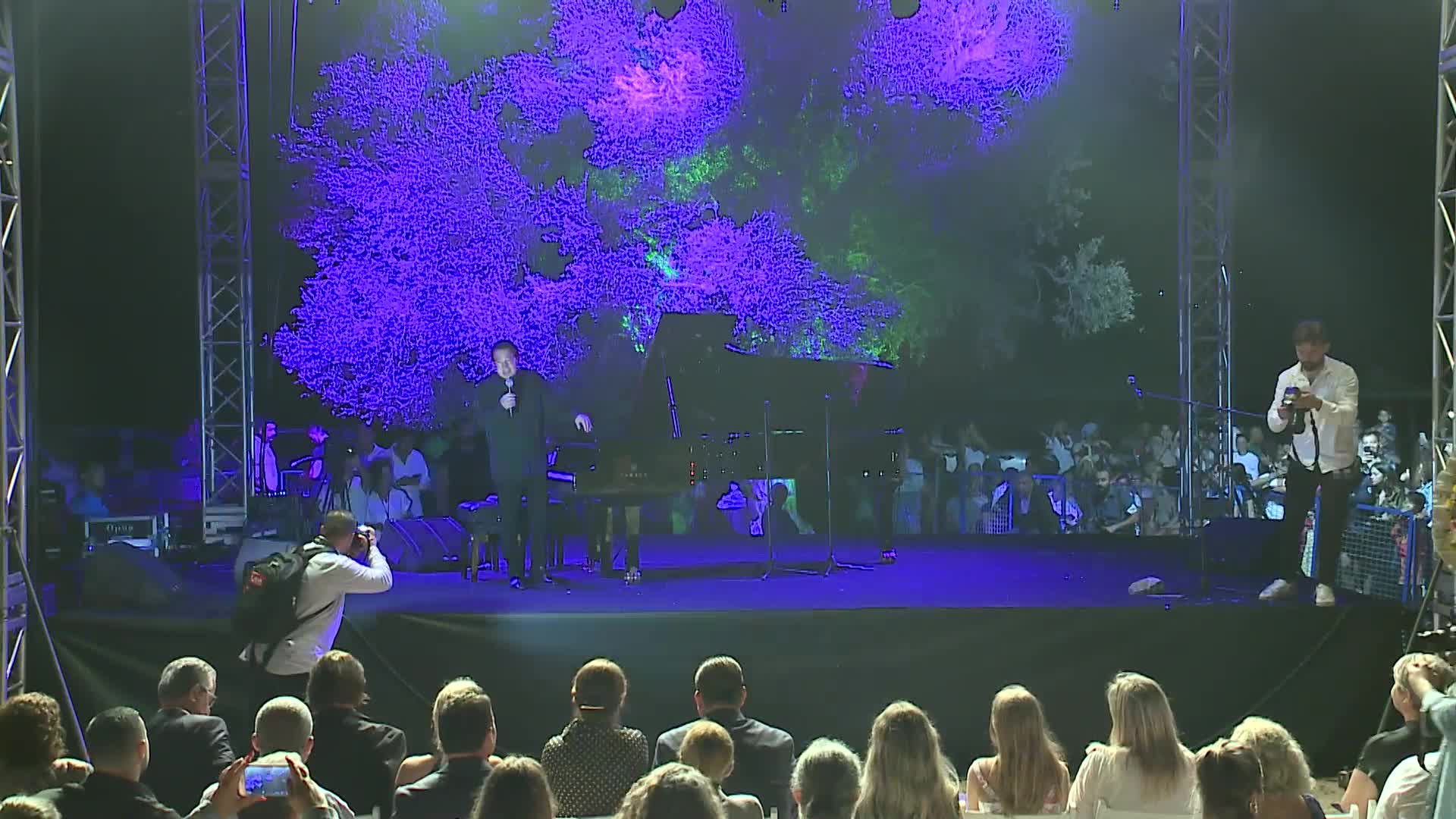 SEFERİHİSAR'DA İON KENTLER BİRLİĞİ PROJESİ TANITILDI. FAZIL SAY'DAN MUHTEŞEM KONSER