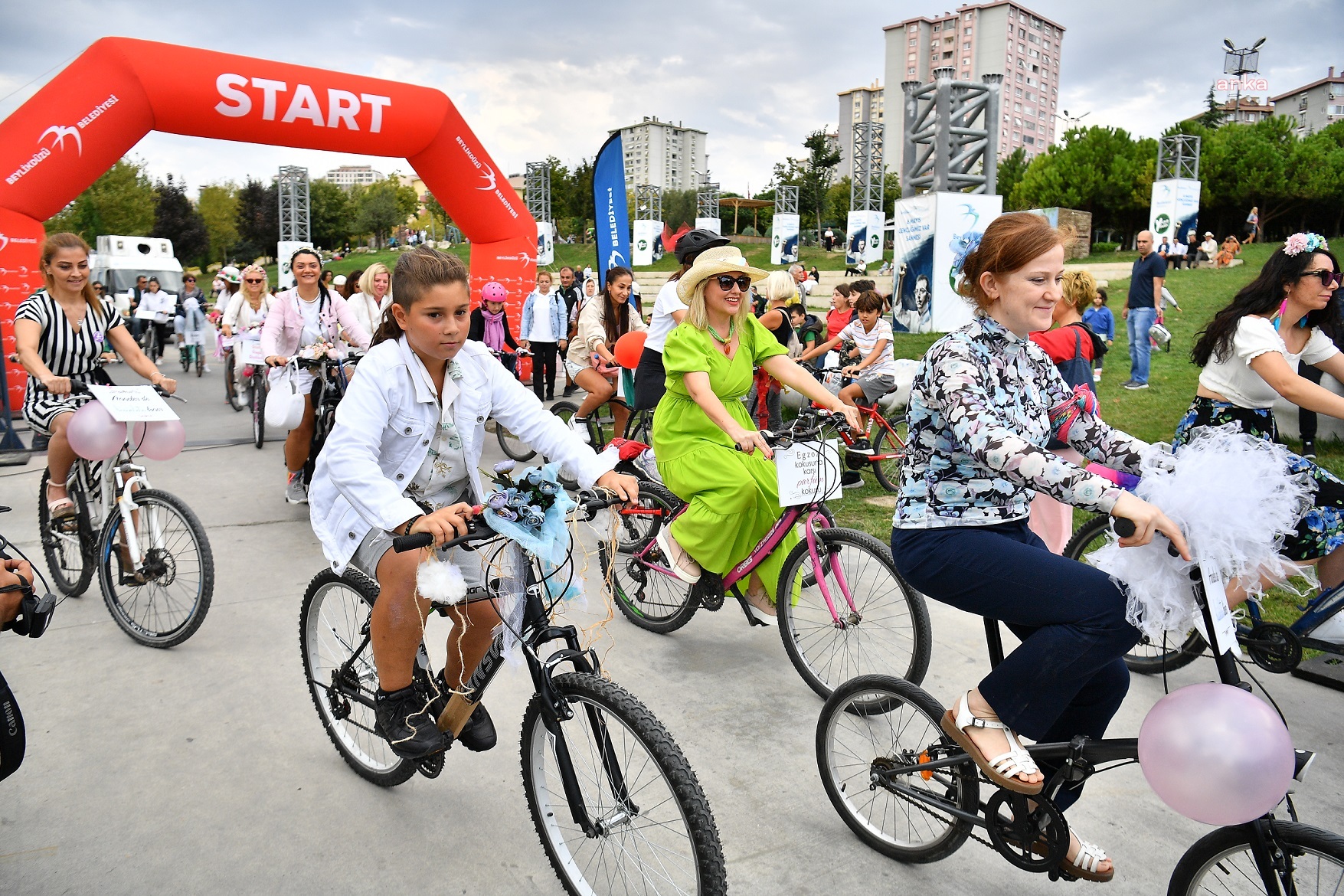 ‘SÜSLÜ KADINLAR’ BEYLİKDÜZÜ’NDE PEDAL ÇEVİRDİ