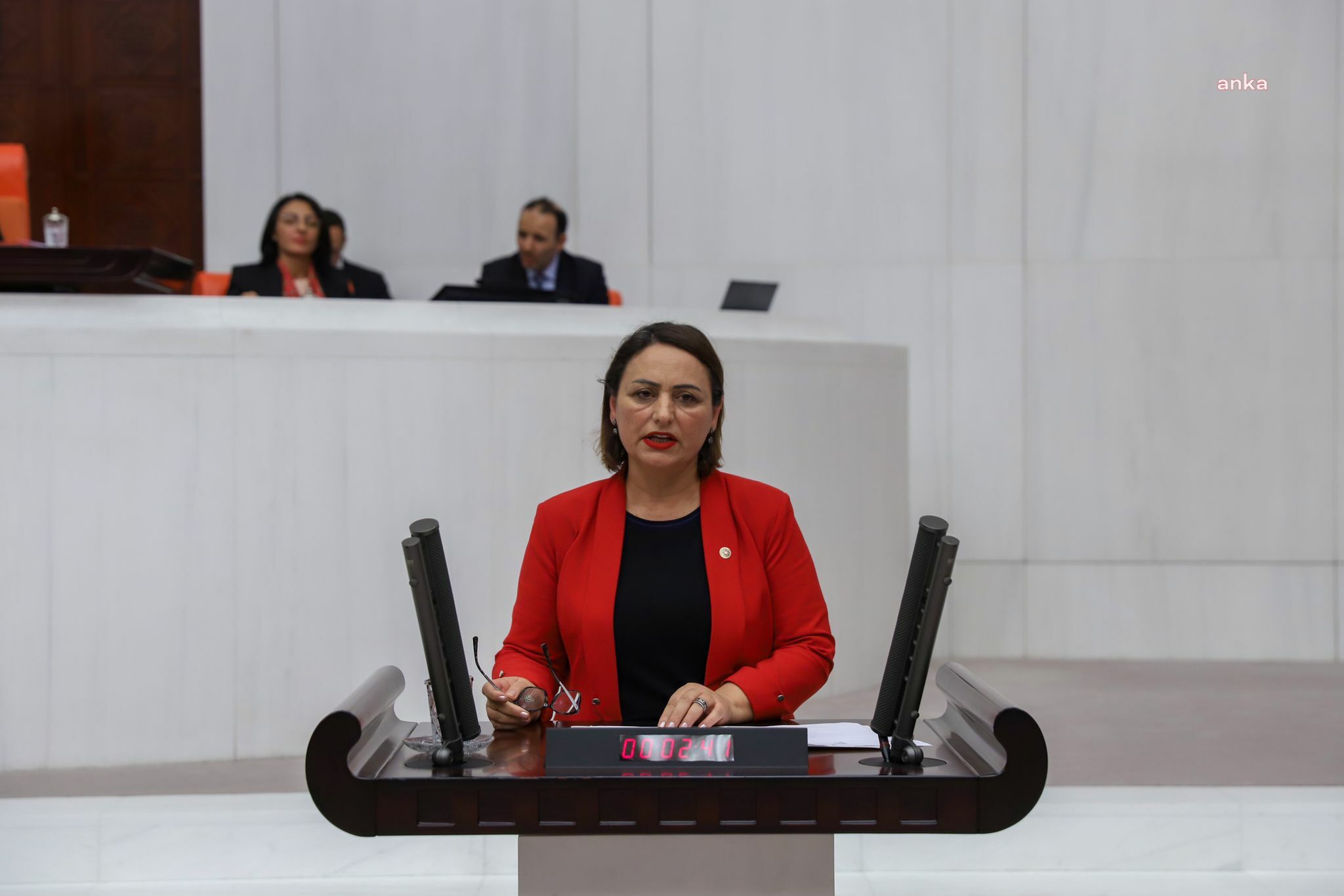 MÜZEYYEN ŞEVKİN: “36 MİLYON İNSAN SÜREKLİ BORÇLU YAŞIYOR”