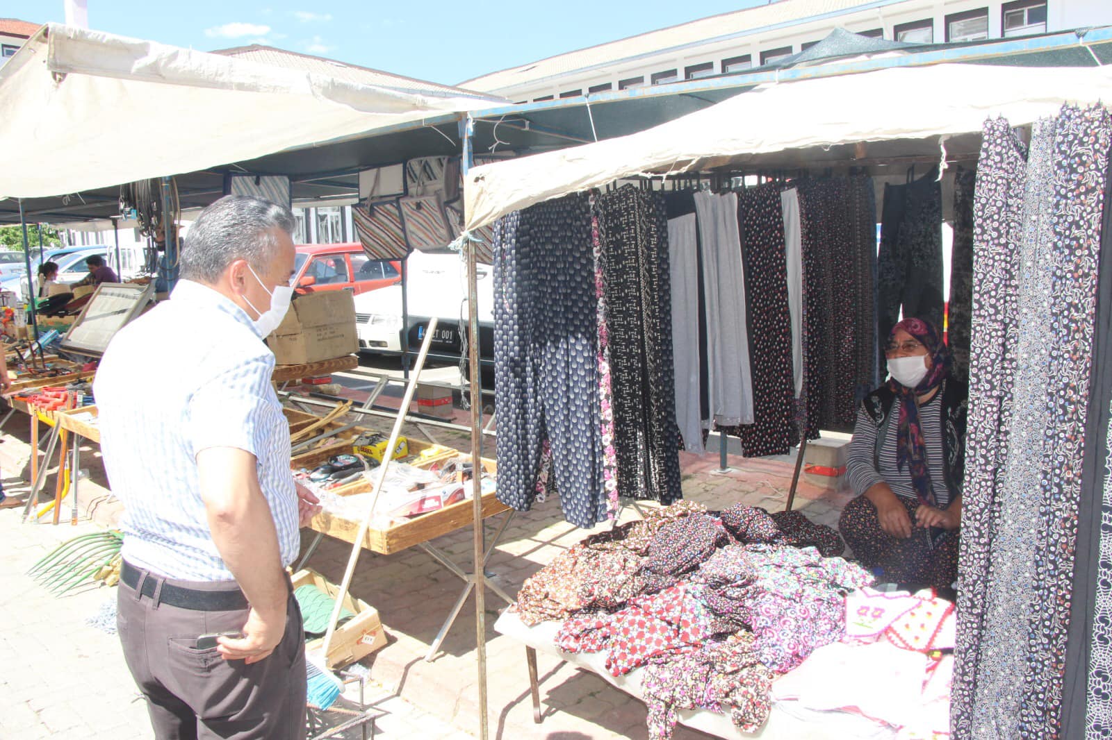 SEYDİŞEHİR BELEDİYE BAŞKANI TUTAL, PAZAR ESNAFINI ZİYARET ETTİ