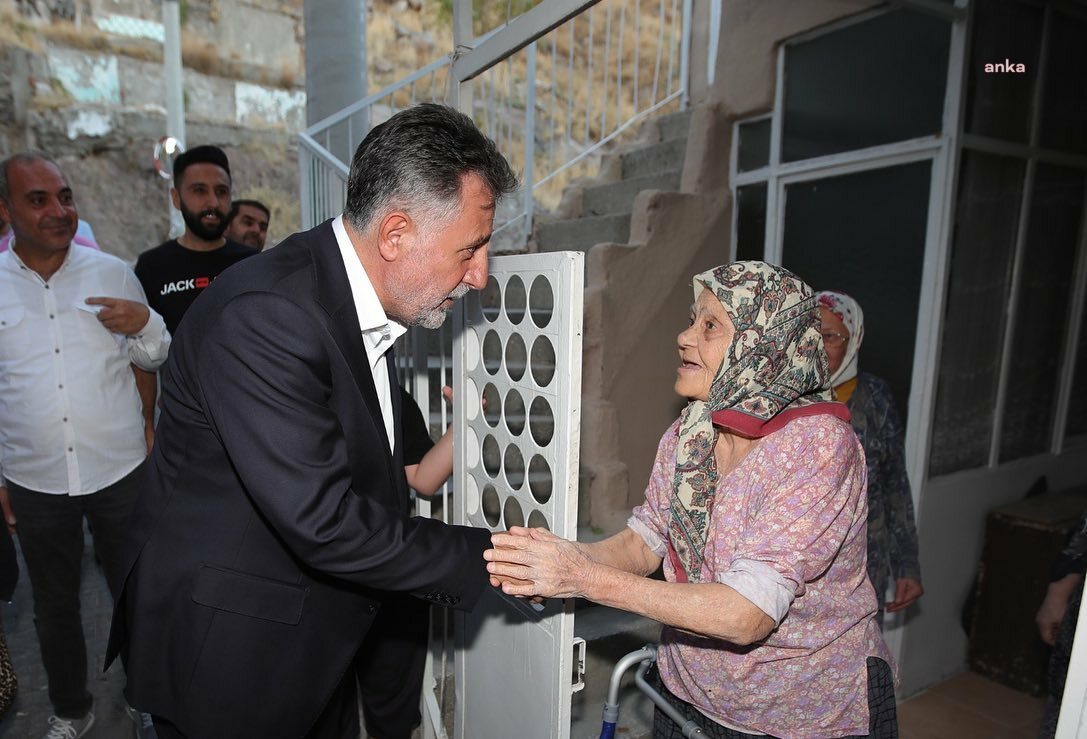 BAYRAKLI’DA SORUNLARA YERİNDE ÇÖZÜM
