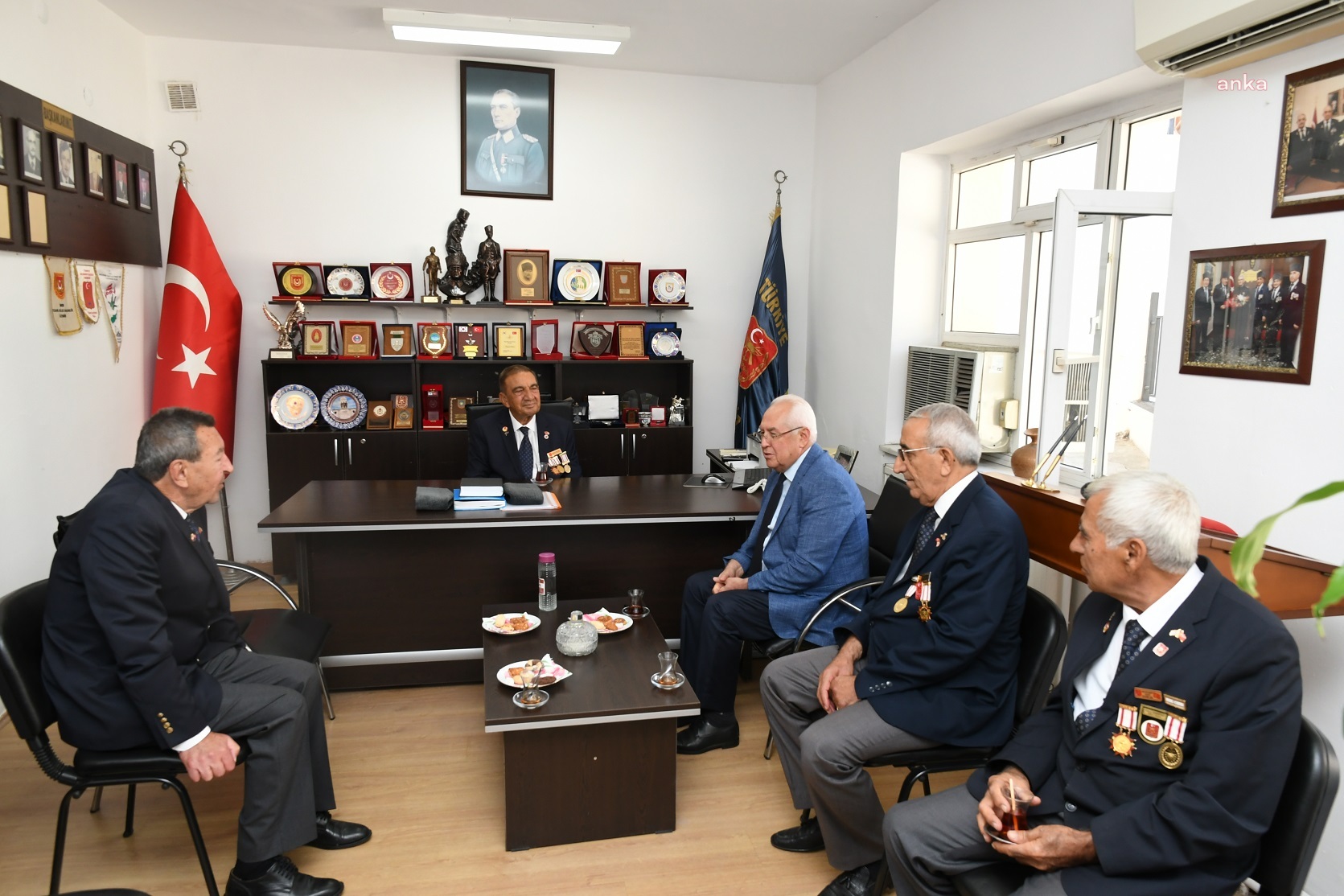 KARABAĞLAR BELEDİYE BAŞKANI SELVİTOPU, GAZİLER HAFTASI'NI KUTLADI