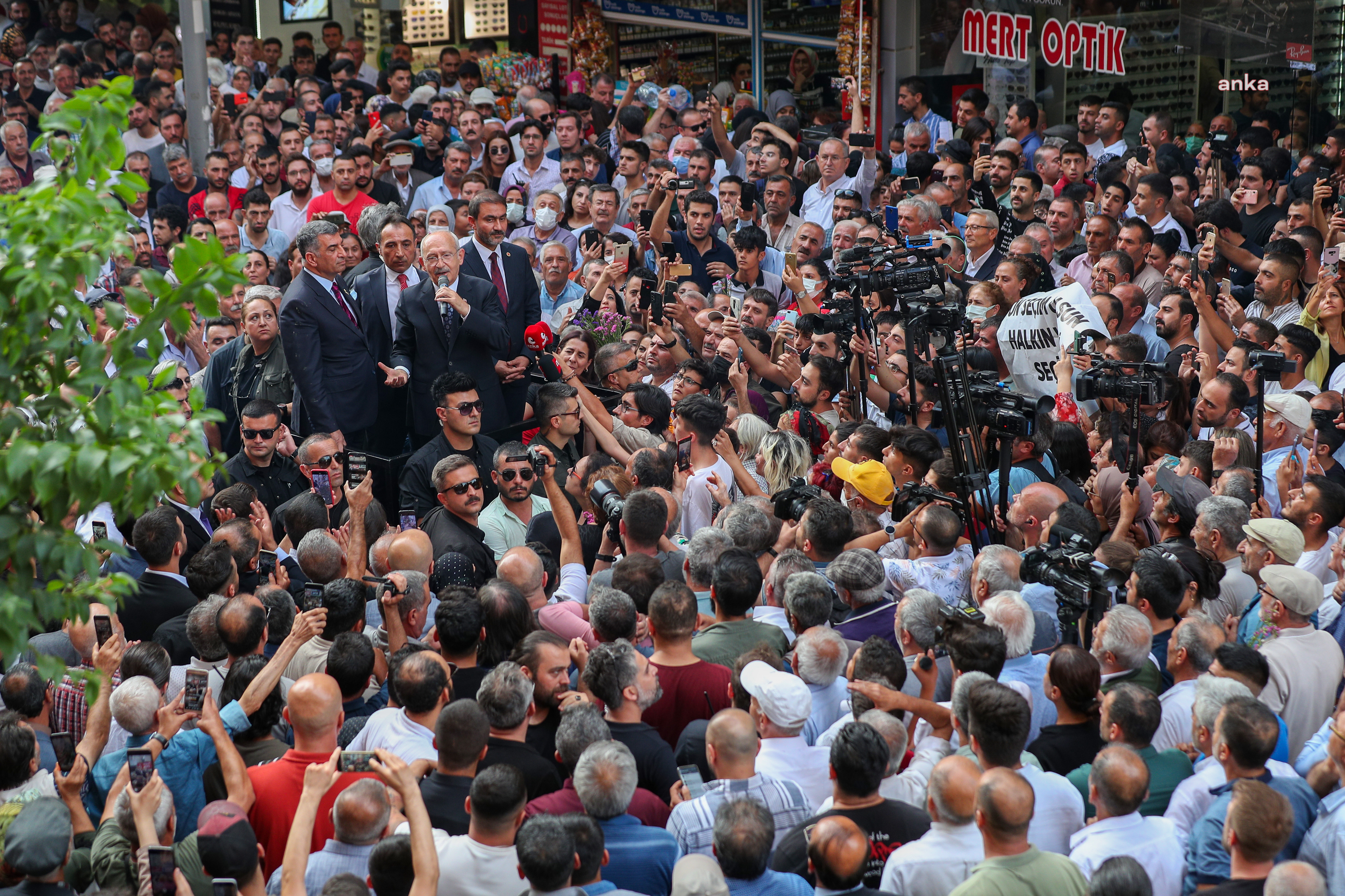 KILIÇDAROĞLU: “ALTILI MASANIN EN GÜÇLÜ YANI, ALTI LİDERİN DEMOKRASİYE VE ADALETE OLAN BAĞLILIĞI. BİZİM ARZUMUZ TÜRKİYE’Yİ HUZURA KAVUŞTURMAK”