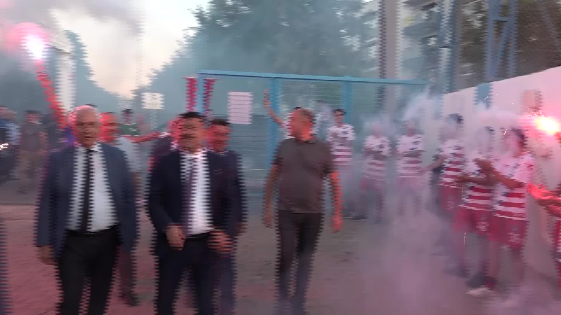 VELİ AĞBABA VE BAŞKAN SELVİTOPU, AMATÖR SPORCULARLA BULUŞTU. AĞBABA: "EMİNİM ARANIZDAN YENİ MUSTAFA DENİZLİ'LER ÇIKACAKTIR"