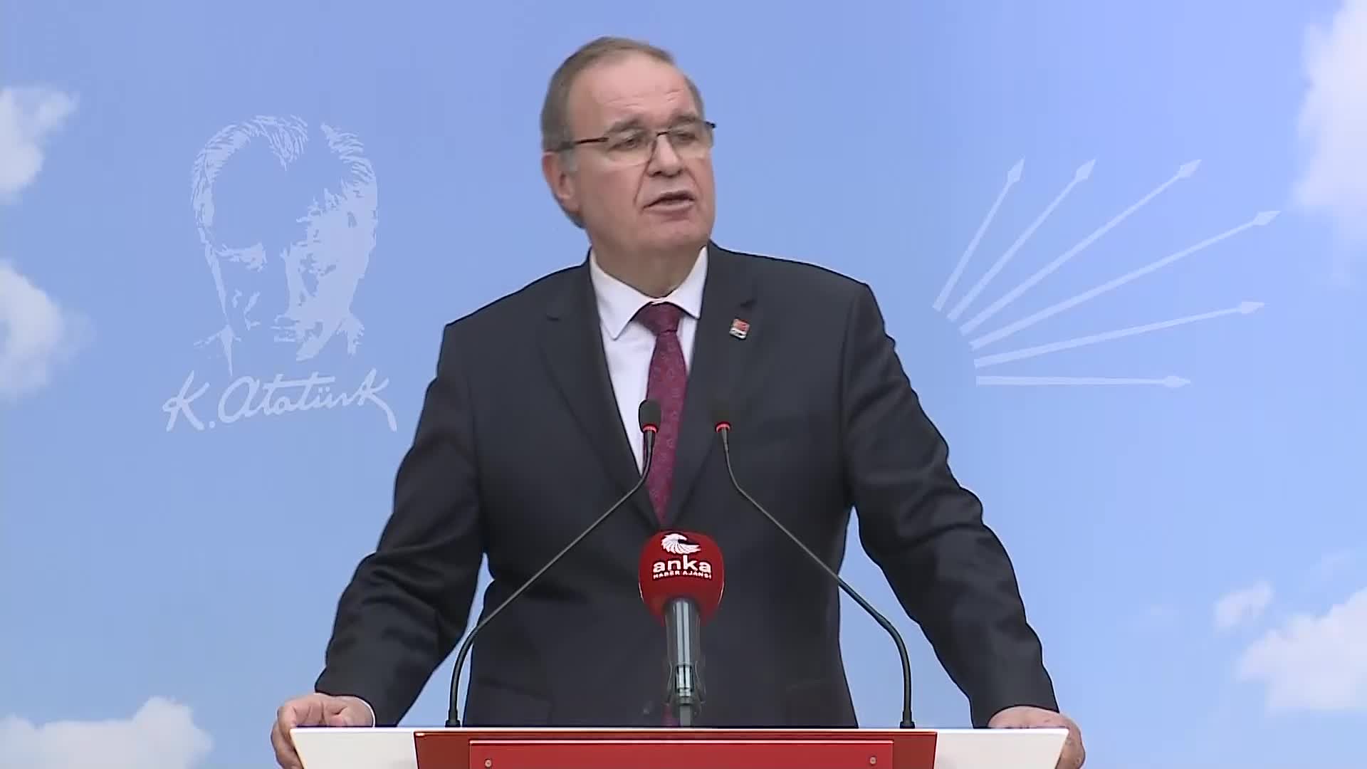 ÖZTRAK: “ÇOKLU BARO” PROJESİ; AVUKATLARA PARTİLERİNE, ETNİK KİMLİĞİNE, DİNİ İNANCINA GÖRE CÜBBE DİKME PROJESİDİR