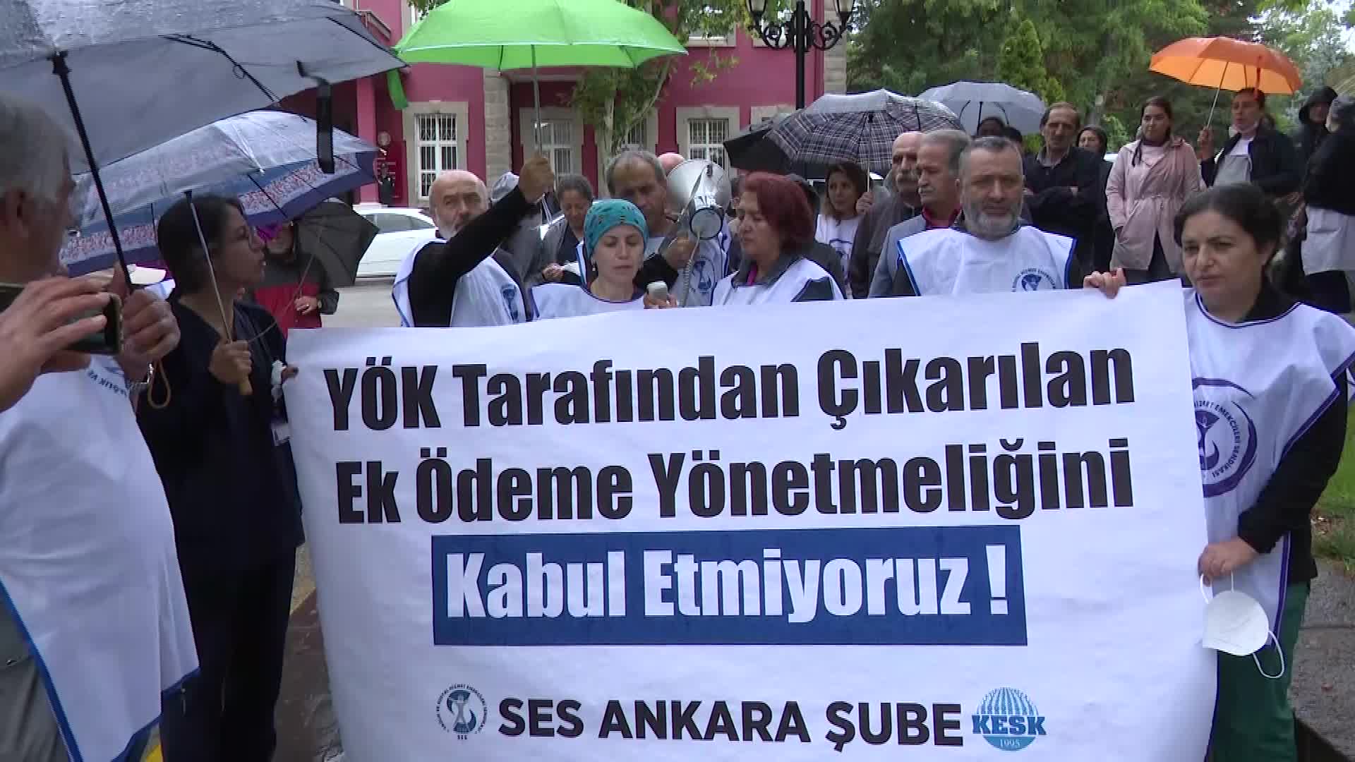 SAĞLIK EMEKÇİLERİ: “ÜNİVERSİTE HASTANELERİNDE ÇALIŞAN EMEKÇİLER ŞİMDİ DE YÖNETMELİKLER KAPSAMINA MAĞDUR EDİLMEKTEDİR”